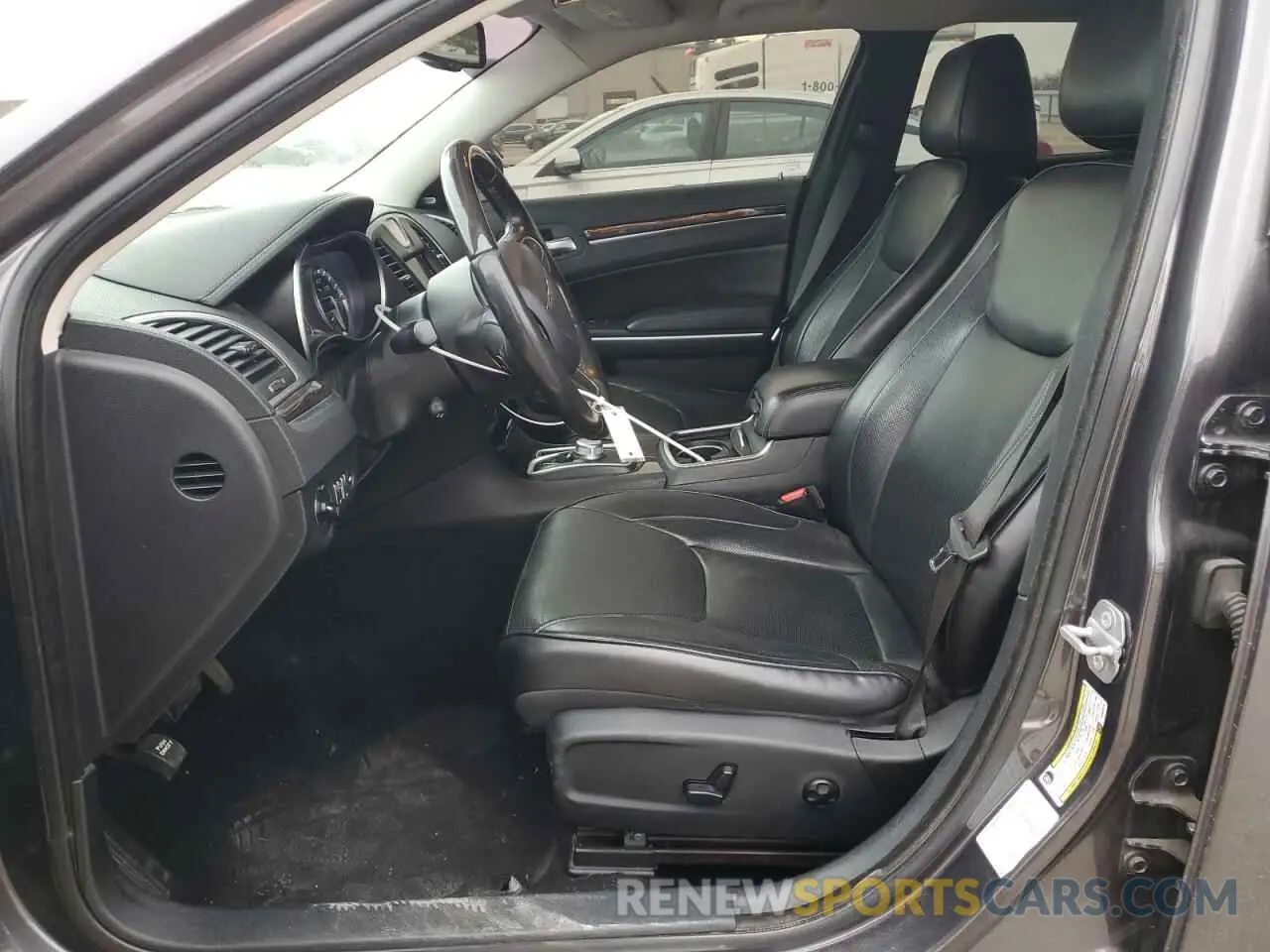 7 Photograph of a damaged car 2C3CCAEG0KH566078 CHRYSLER 300 2019