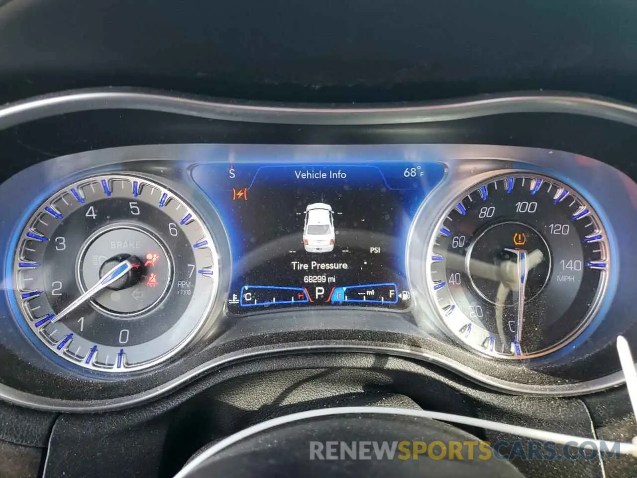 9 Photograph of a damaged car 2C3CCAEG0KH585620 CHRYSLER 300 2019
