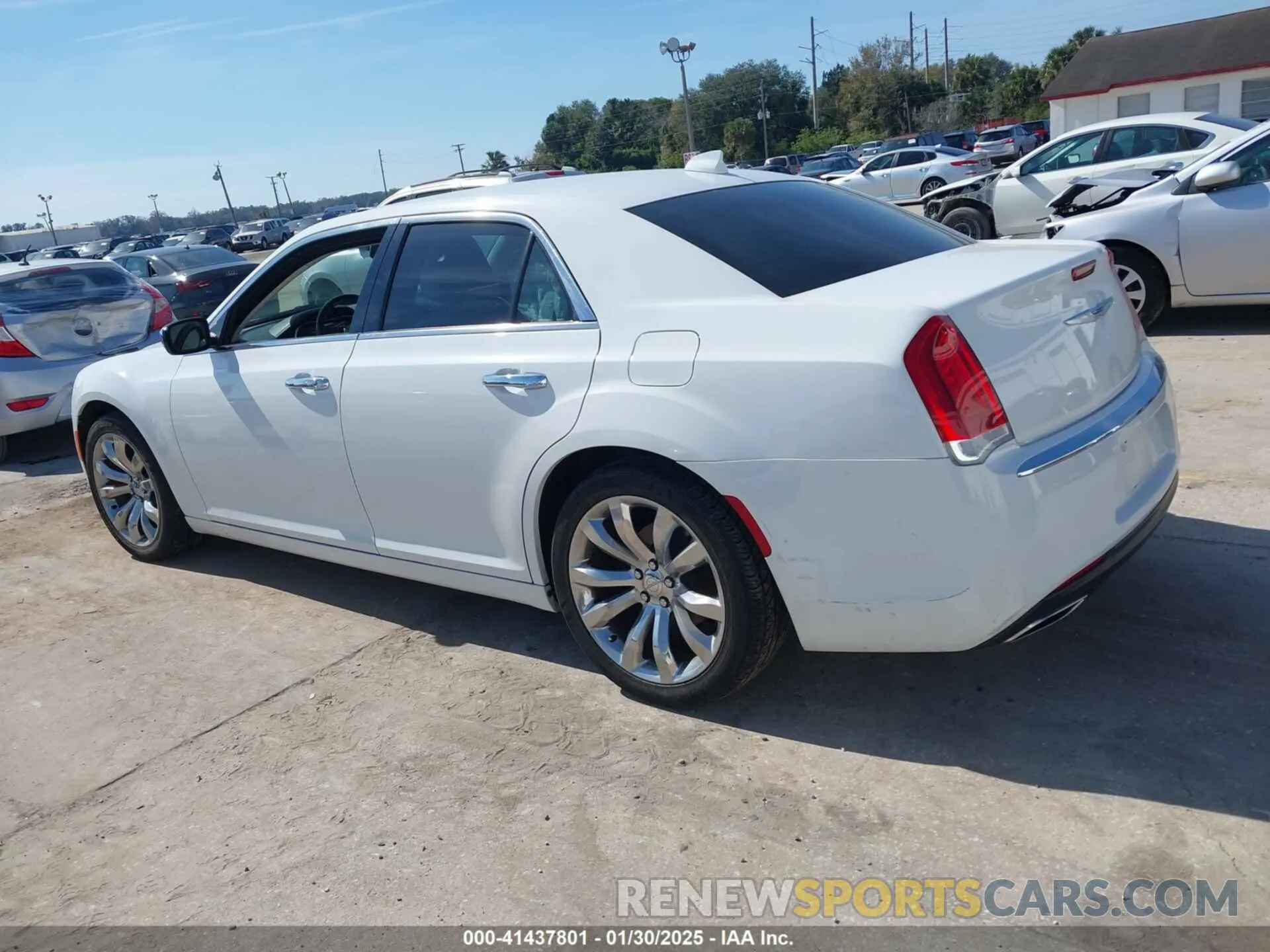 15 Photograph of a damaged car 2C3CCAEG1KH528603 CHRYSLER 300 2019