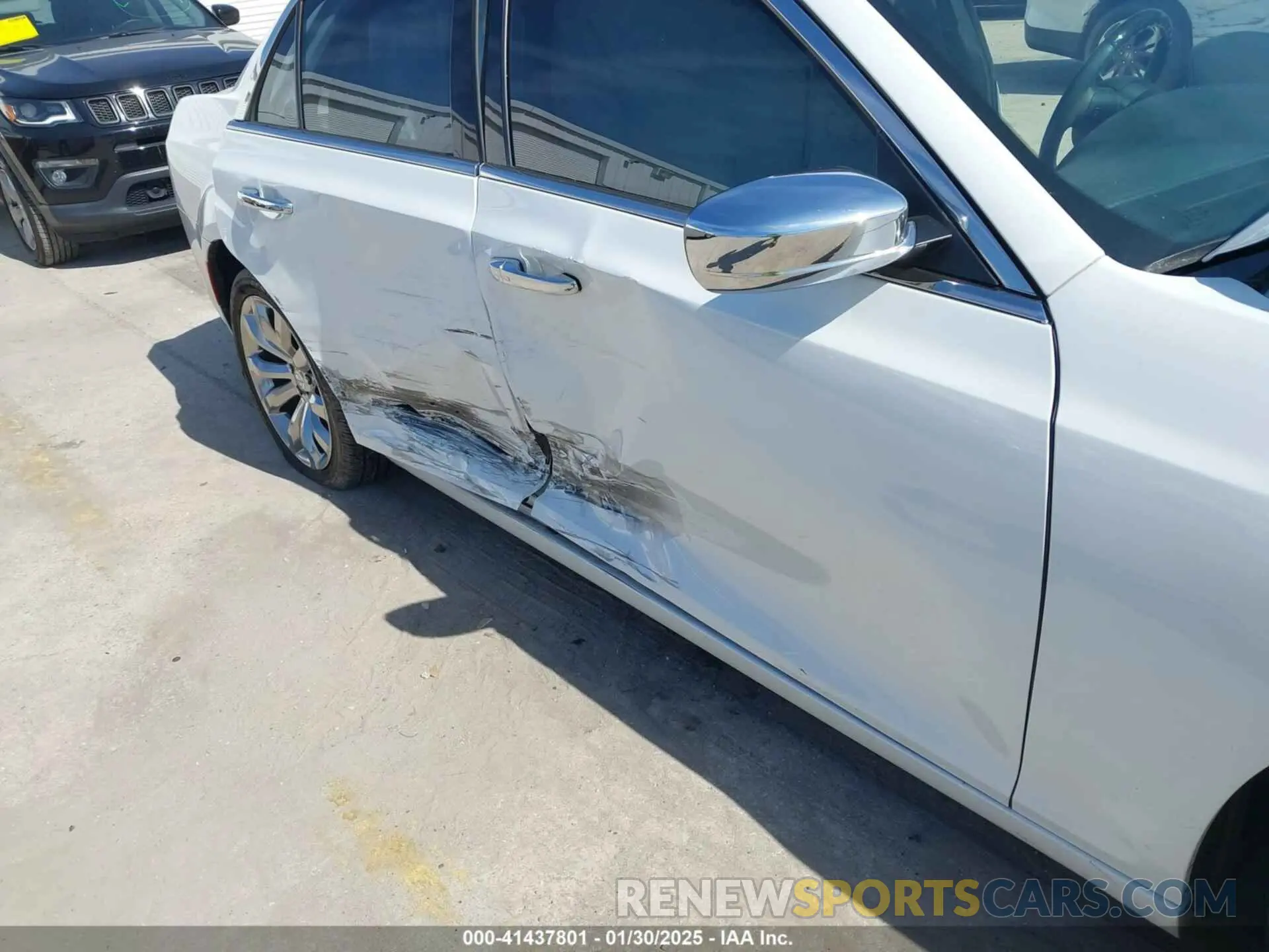 6 Photograph of a damaged car 2C3CCAEG1KH528603 CHRYSLER 300 2019