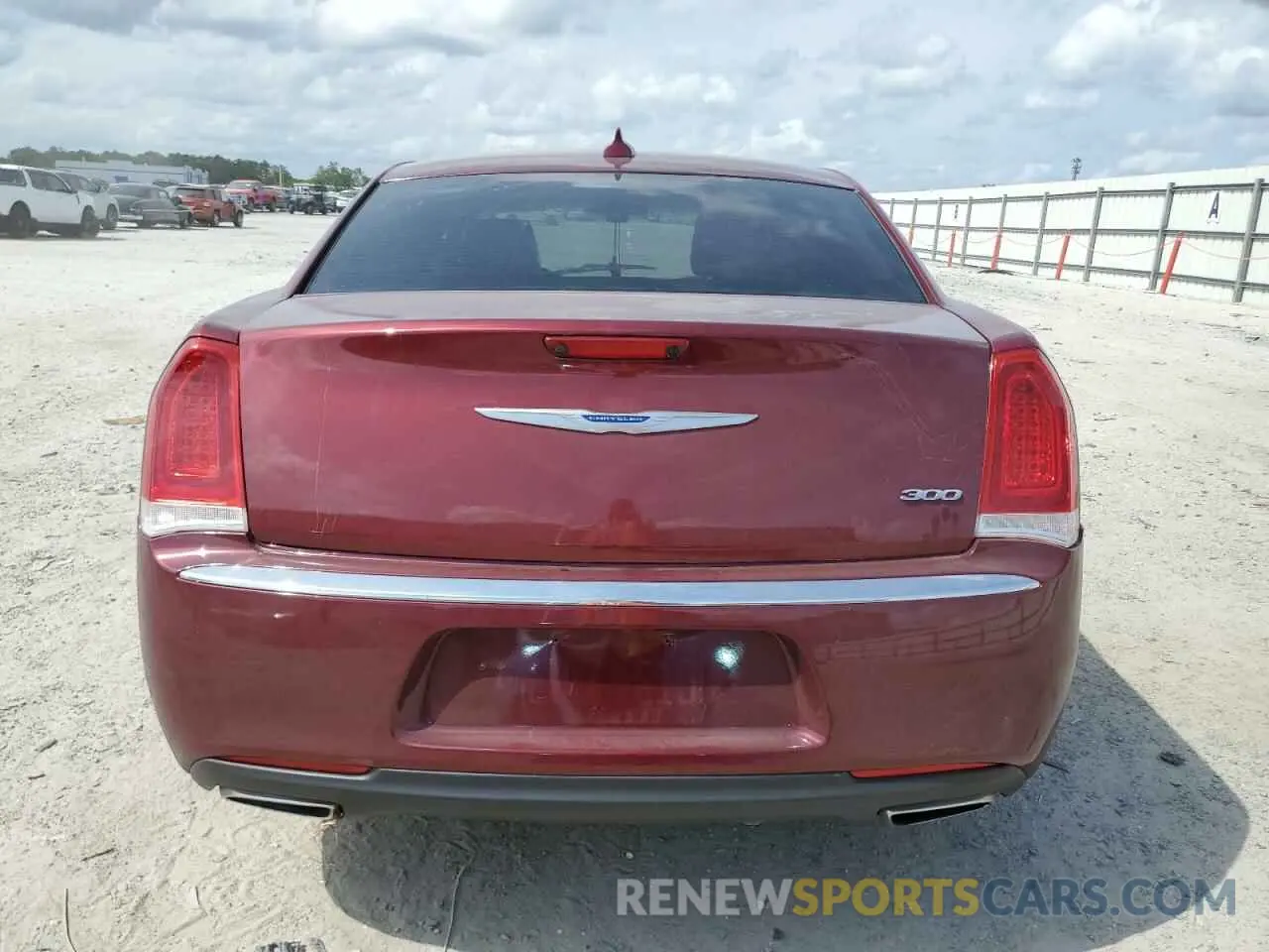 6 Photograph of a damaged car 2C3CCAEG1KH555560 CHRYSLER 300 2019