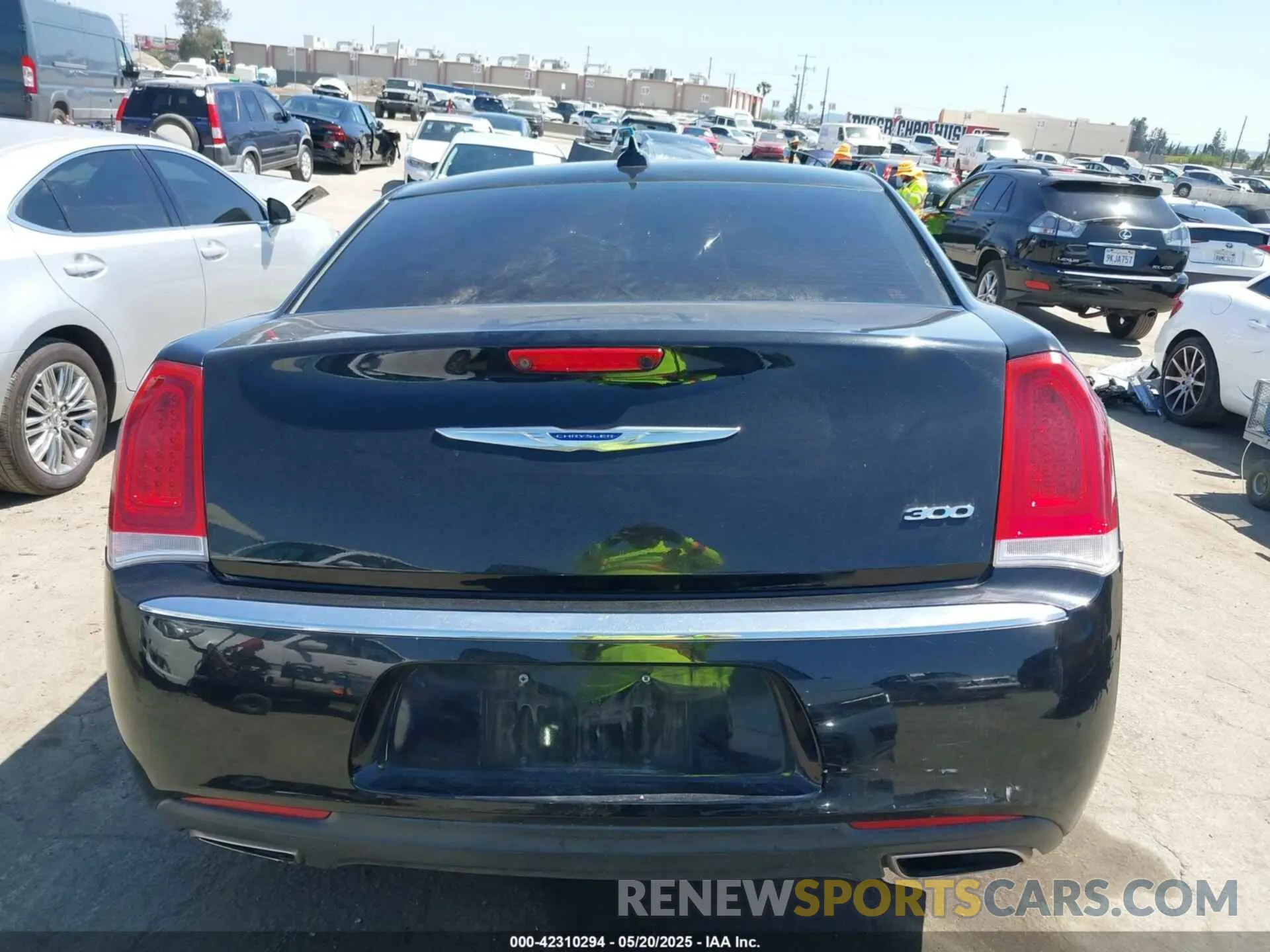 16 Photograph of a damaged car 2C3CCAEG2KH528304 CHRYSLER 300 2019