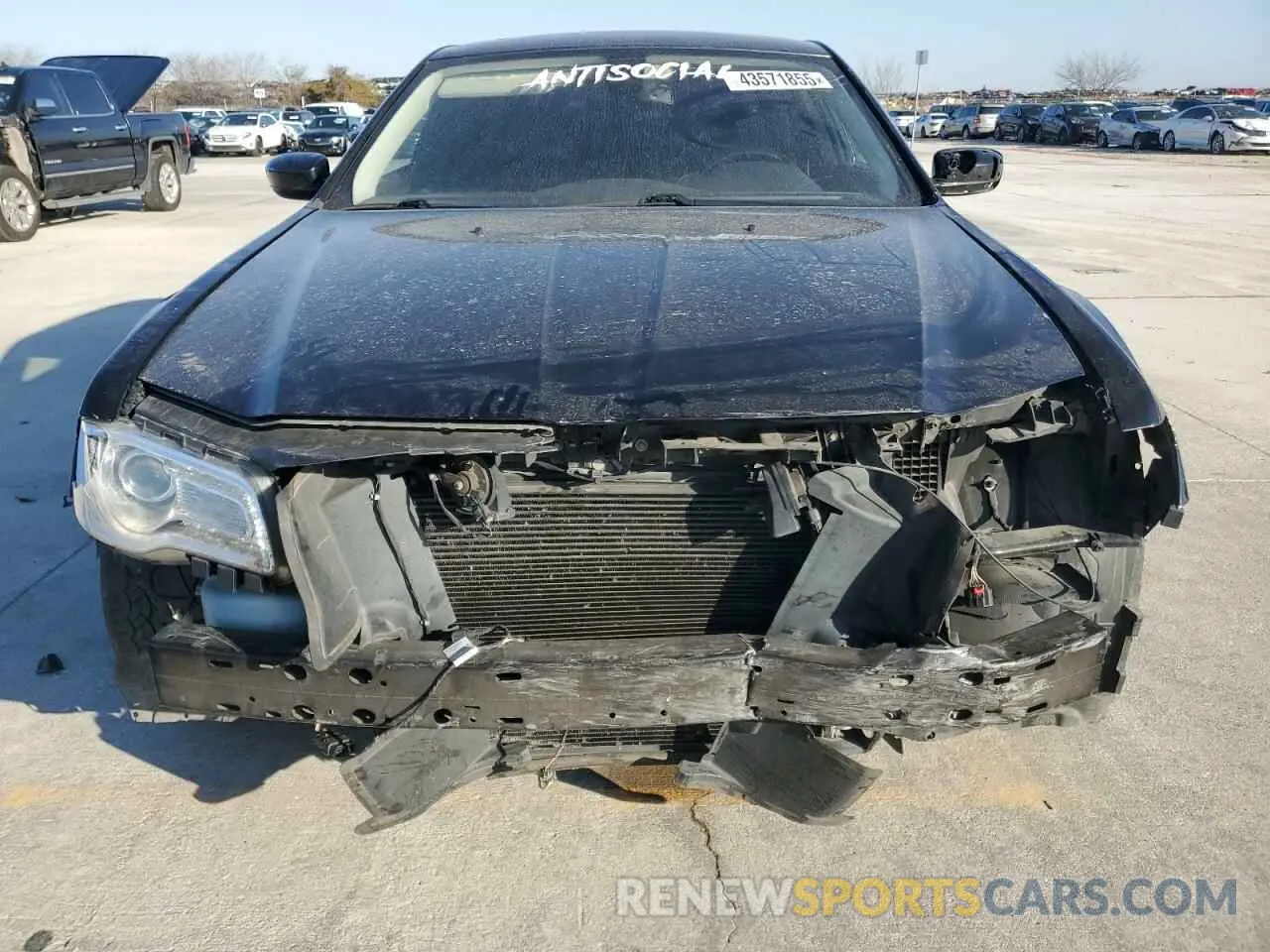 5 Photograph of a damaged car 2C3CCAEG2KH555681 CHRYSLER 300 2019