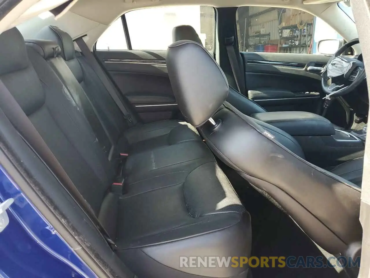 10 Photograph of a damaged car 2C3CCAEG2KH705854 CHRYSLER 300 2019