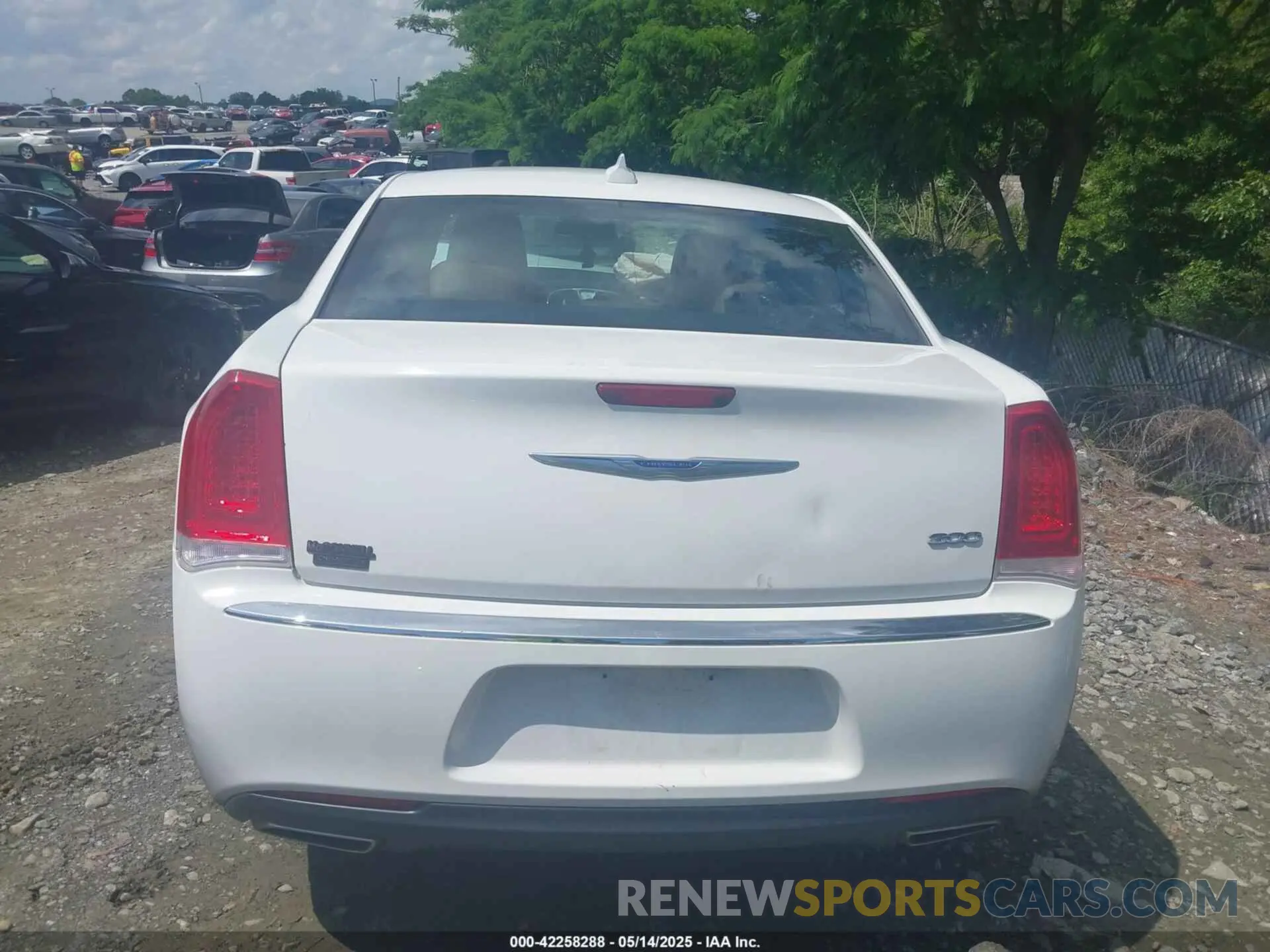 16 Photograph of a damaged car 2C3CCAEG3KH528019 CHRYSLER 300 2019
