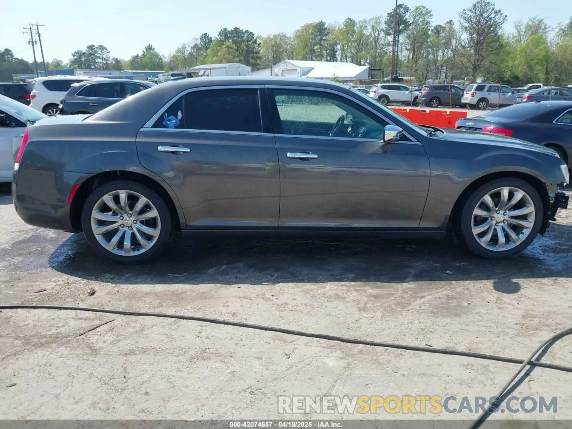 14 Photograph of a damaged car 2C3CCAEG3KH528585 CHRYSLER 300 2019