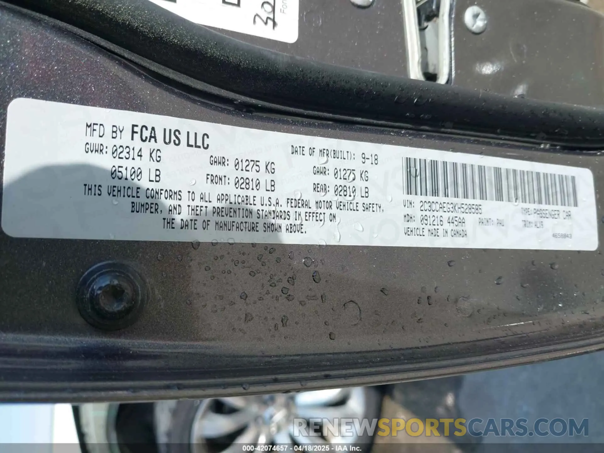 9 Photograph of a damaged car 2C3CCAEG3KH528585 CHRYSLER 300 2019