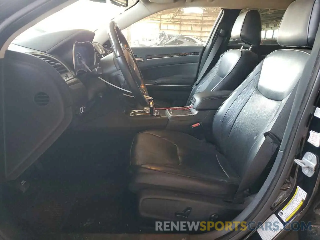 7 Photograph of a damaged car 2C3CCAEG3KH555818 CHRYSLER 300 2019
