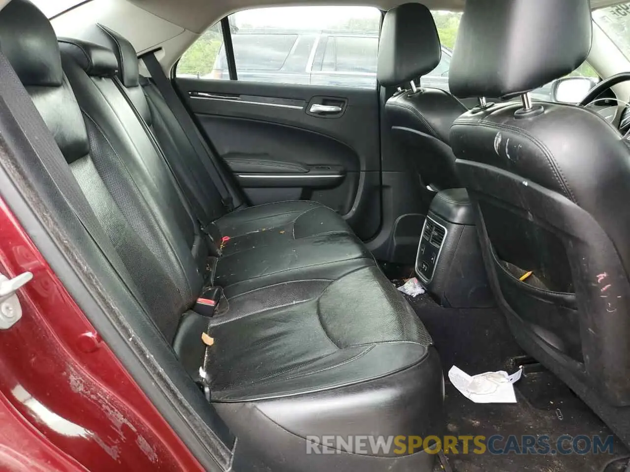 10 Photograph of a damaged car 2C3CCAEG3KH563014 CHRYSLER 300 2019
