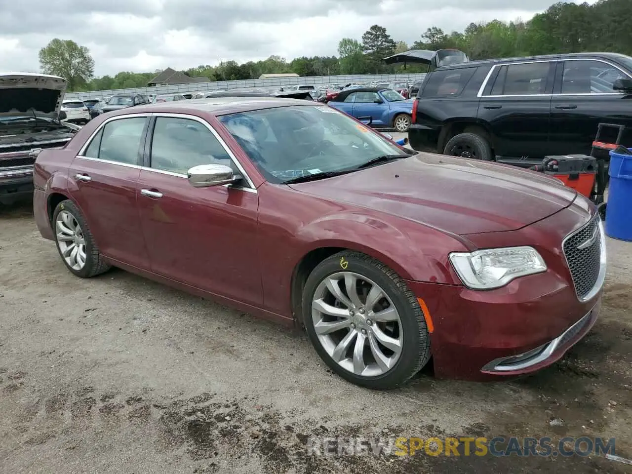 4 Photograph of a damaged car 2C3CCAEG3KH563014 CHRYSLER 300 2019