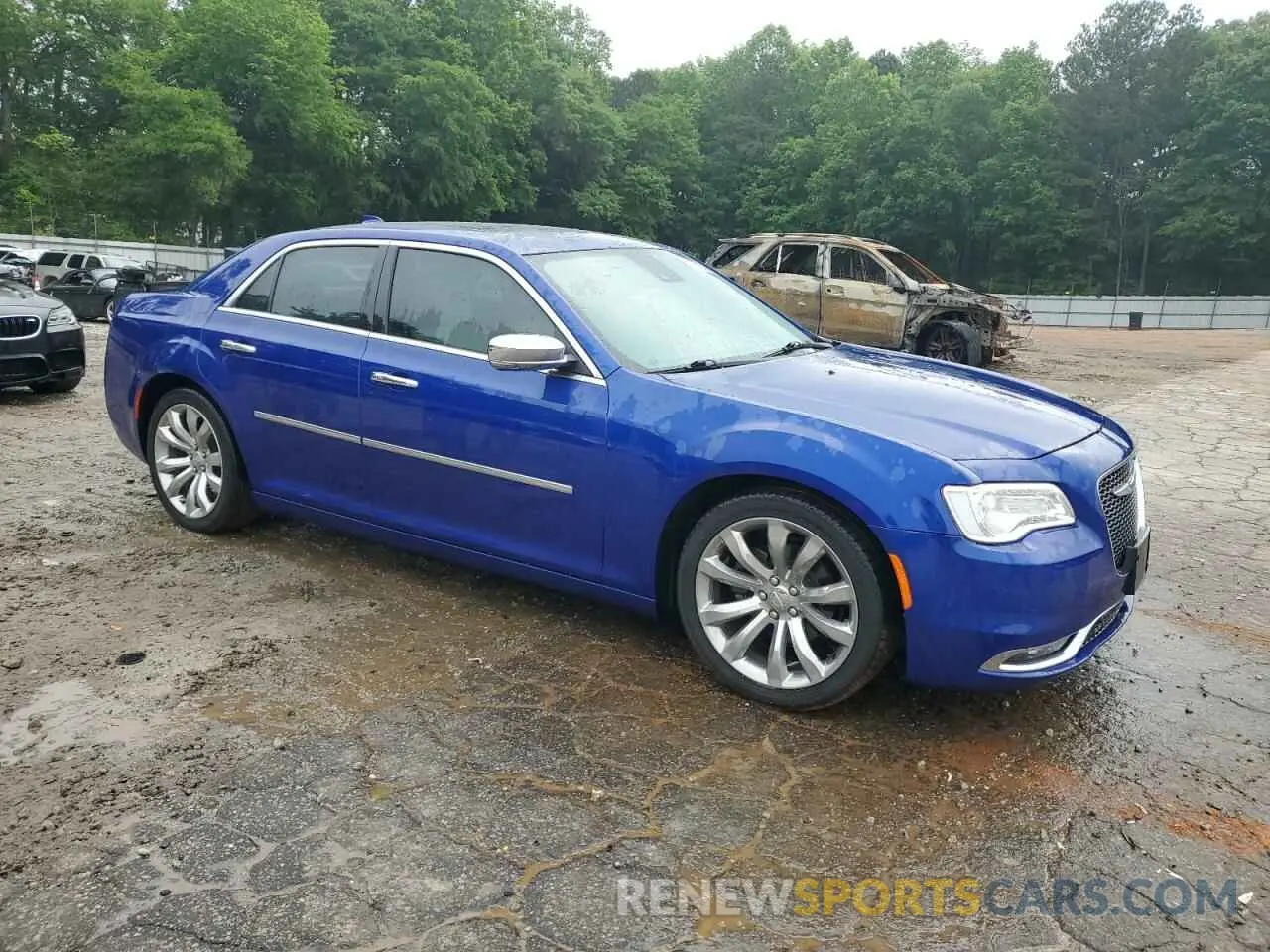 4 Photograph of a damaged car 2C3CCAEG4KH528739 CHRYSLER 300 2019