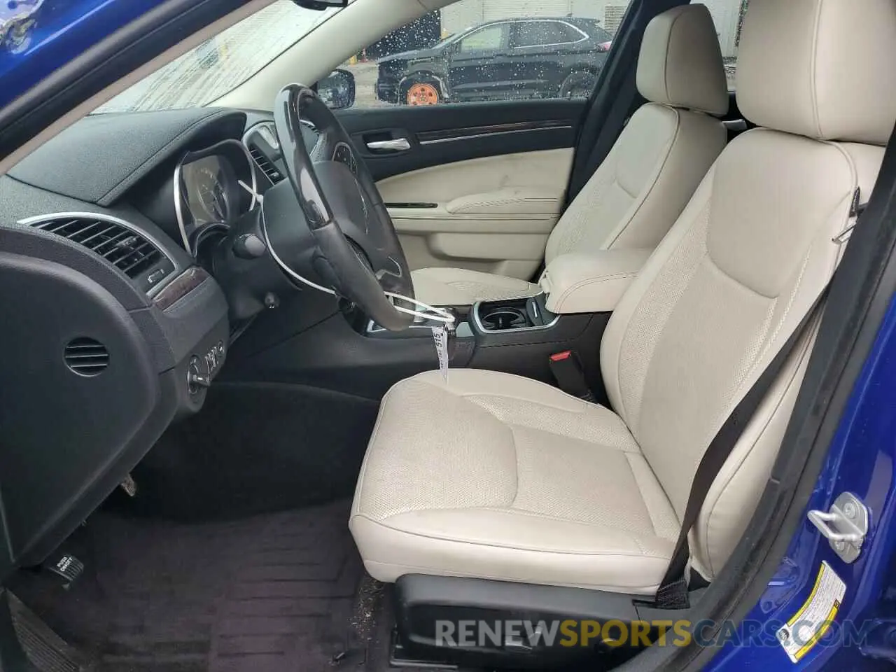 7 Photograph of a damaged car 2C3CCAEG4KH528739 CHRYSLER 300 2019