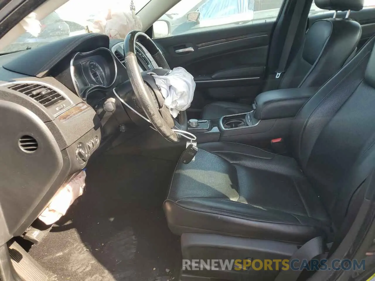 7 Photograph of a damaged car 2C3CCAEG4KH609787 CHRYSLER 300 2019