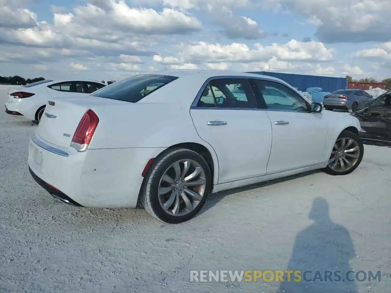 3 Photograph of a damaged car 2C3CCAEG4KH693464 CHRYSLER 300 2019