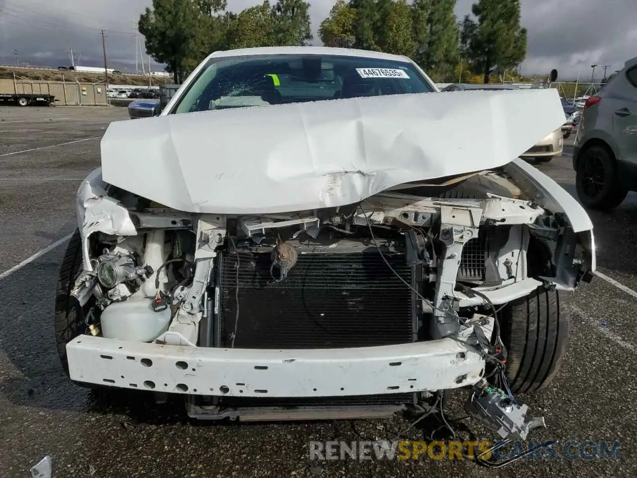 5 Photograph of a damaged car 2C3CCAEG5KH698138 CHRYSLER 300 2019