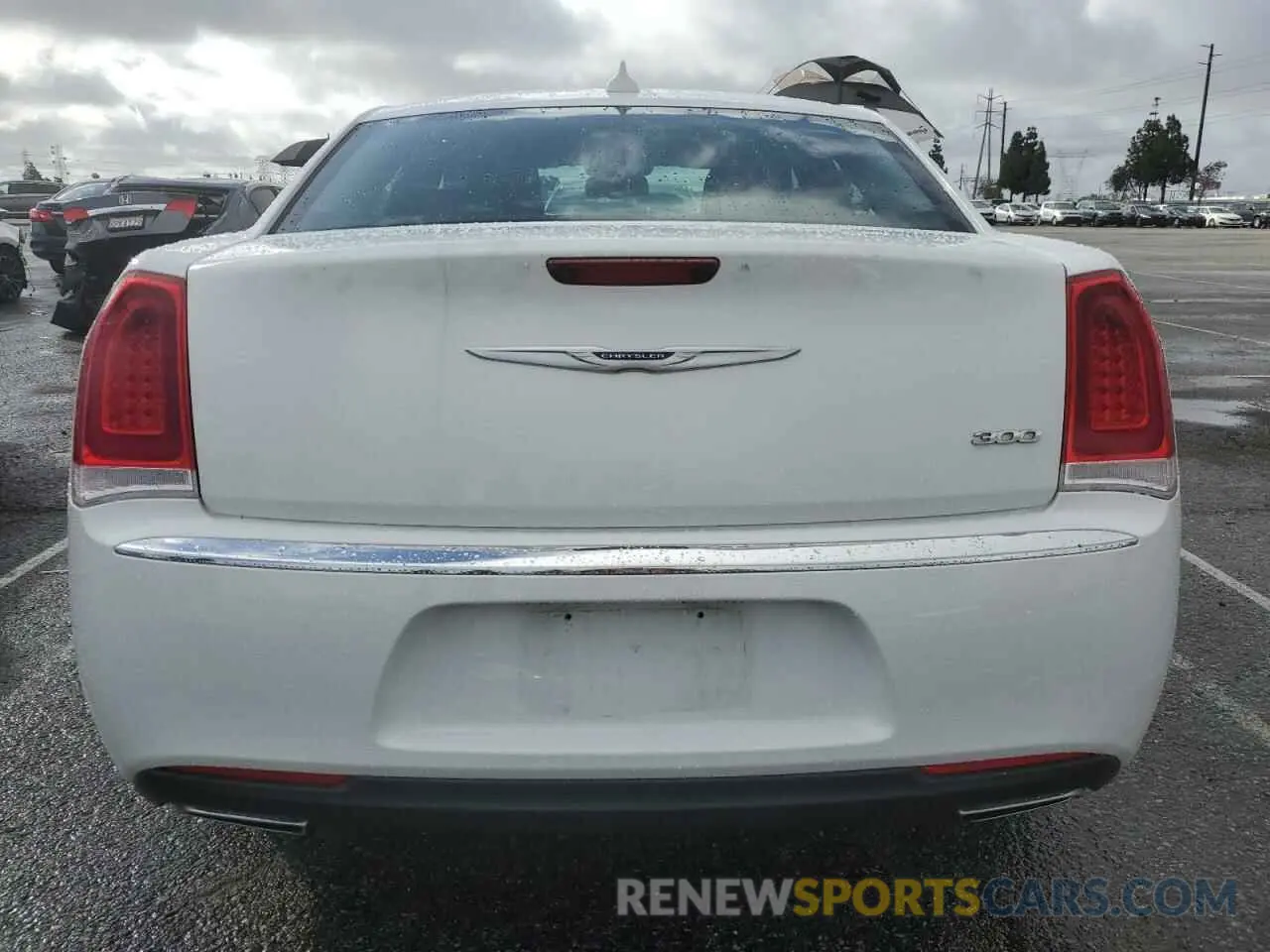 6 Photograph of a damaged car 2C3CCAEG5KH698138 CHRYSLER 300 2019