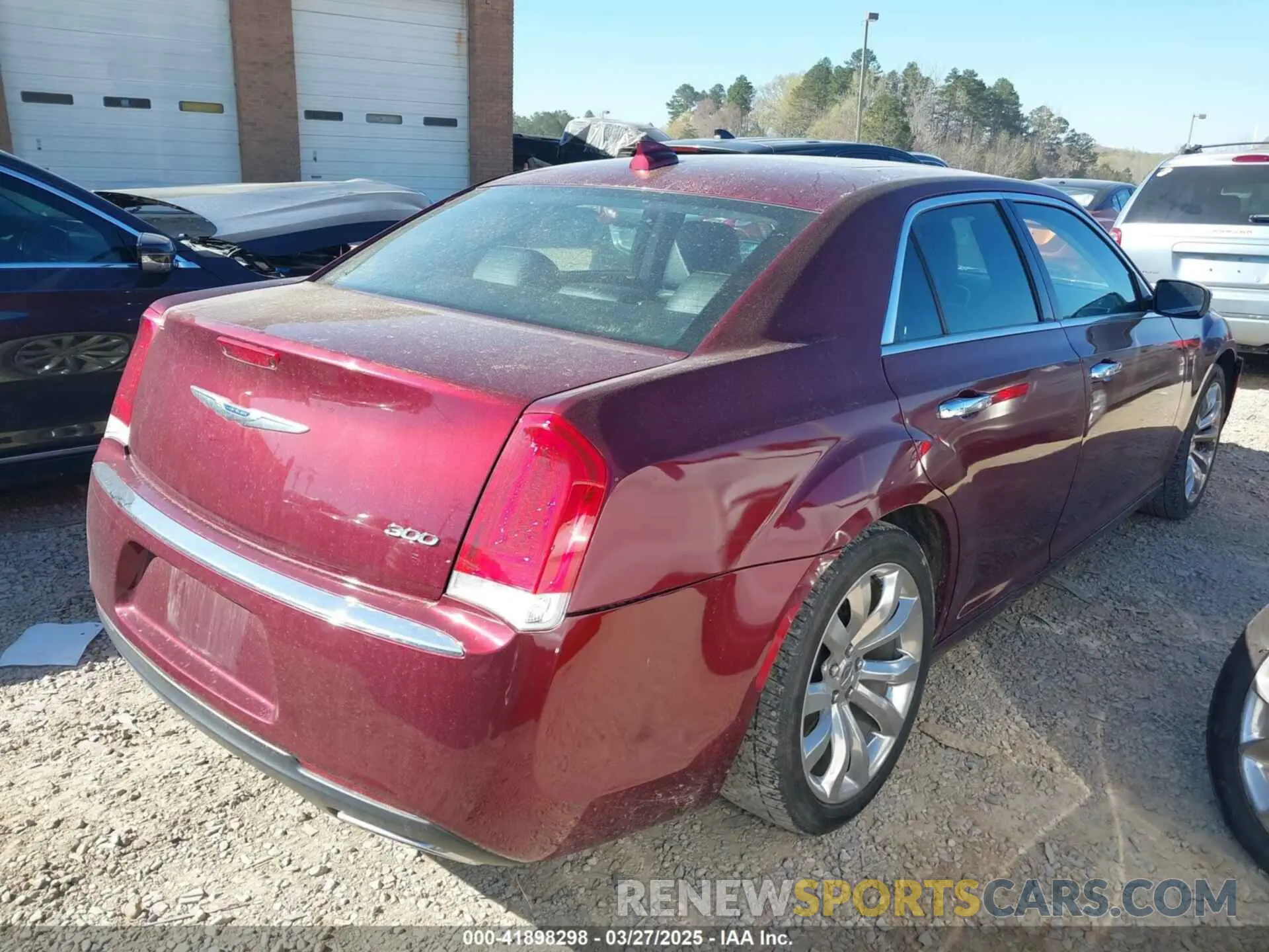 4 Photograph of a damaged car 2C3CCAEG7KH534180 CHRYSLER 300 2019
