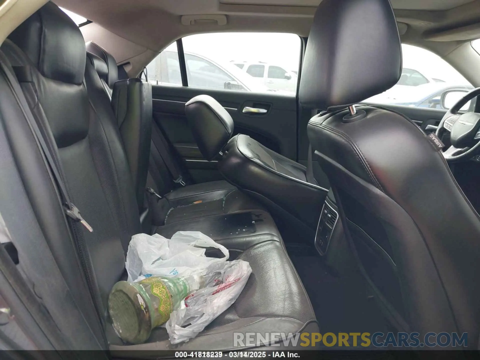 8 Photograph of a damaged car 2C3CCAEG8KH594727 CHRYSLER 300 2019