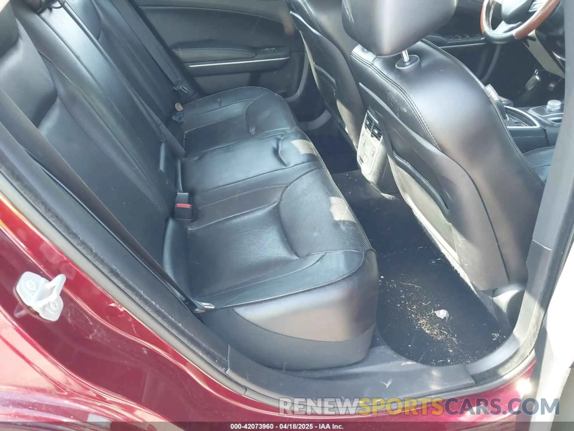 8 Photograph of a damaged car 2C3CCAEG9KH631199 CHRYSLER 300 2019
