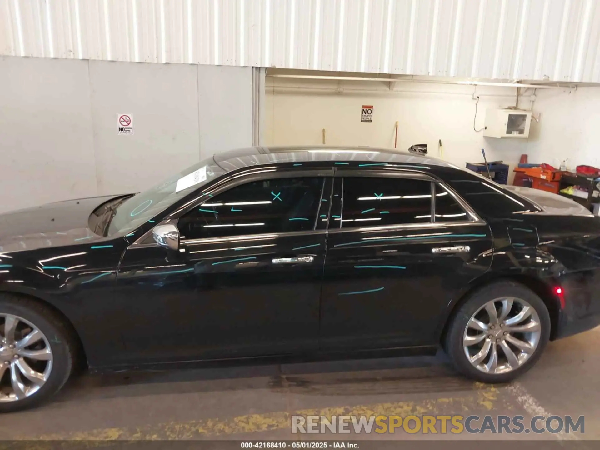 14 Photograph of a damaged car 2C3CCAEG9KH693508 CHRYSLER 300 2019