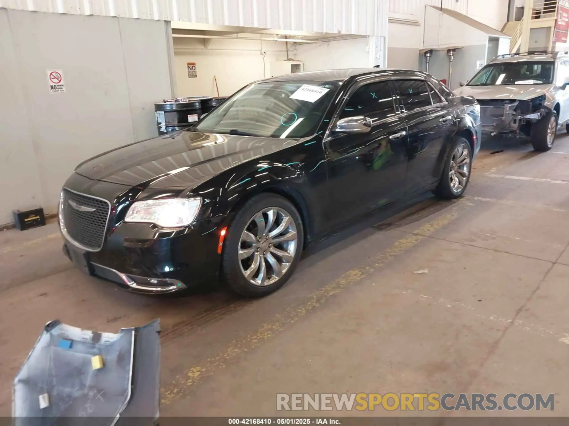 2 Photograph of a damaged car 2C3CCAEG9KH693508 CHRYSLER 300 2019