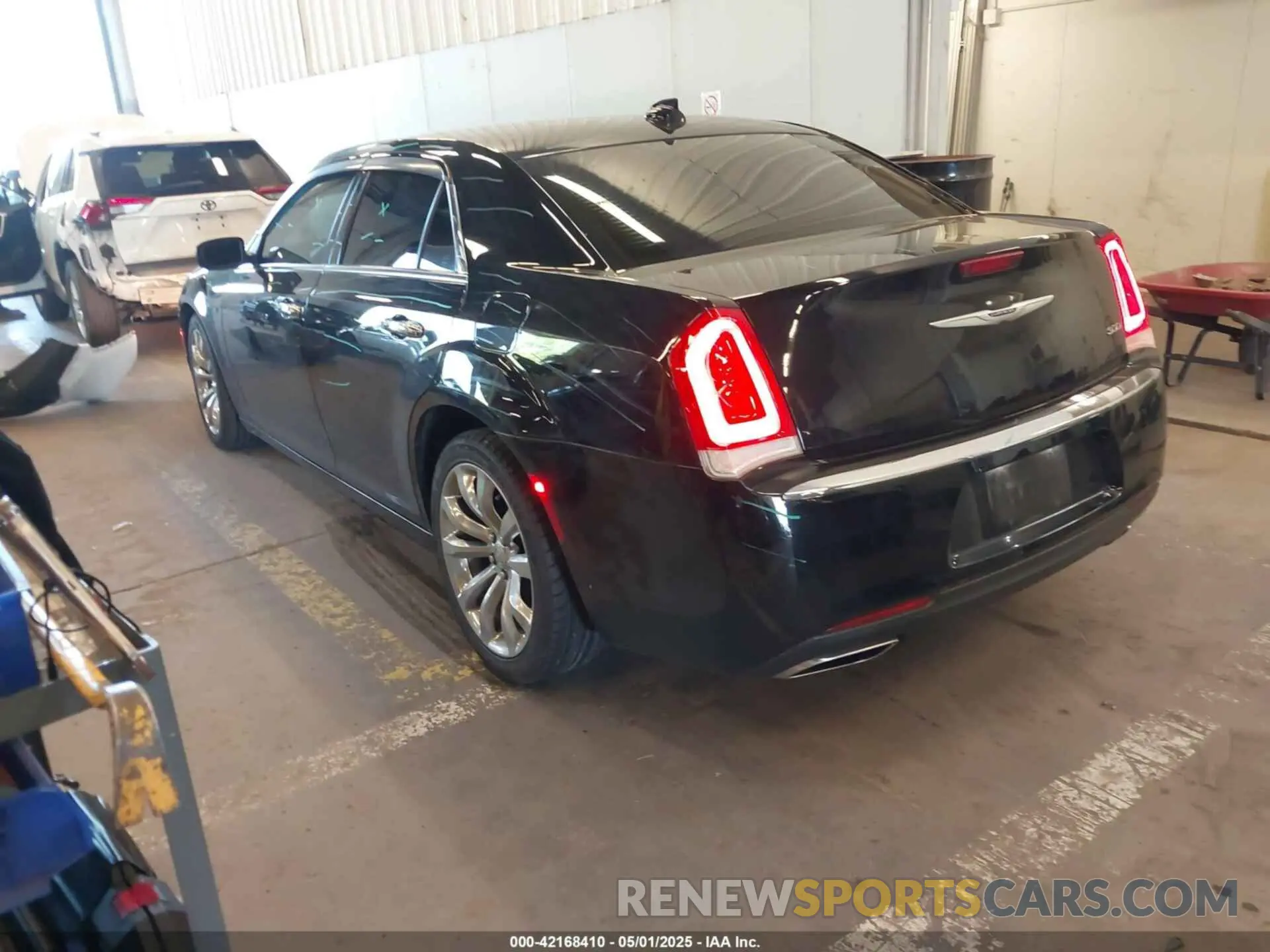 3 Photograph of a damaged car 2C3CCAEG9KH693508 CHRYSLER 300 2019