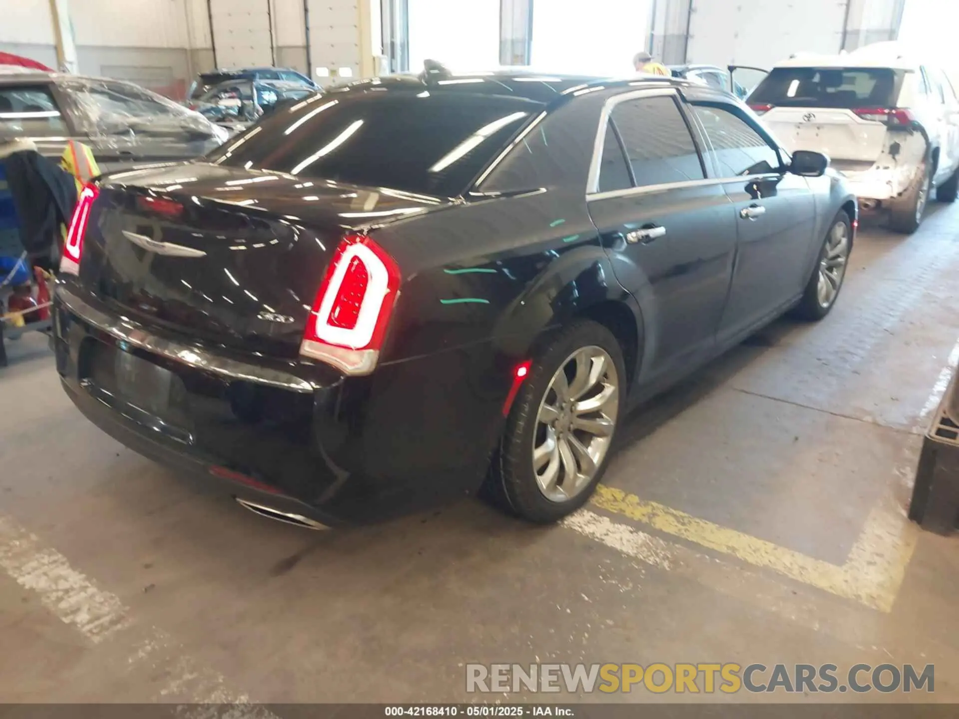 4 Photograph of a damaged car 2C3CCAEG9KH693508 CHRYSLER 300 2019