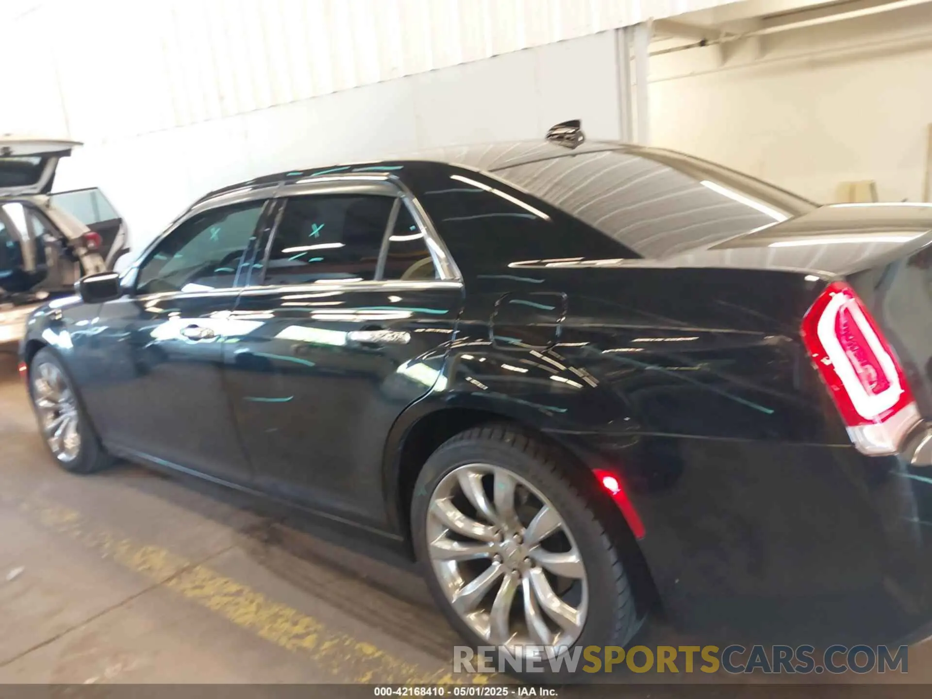 6 Photograph of a damaged car 2C3CCAEG9KH693508 CHRYSLER 300 2019