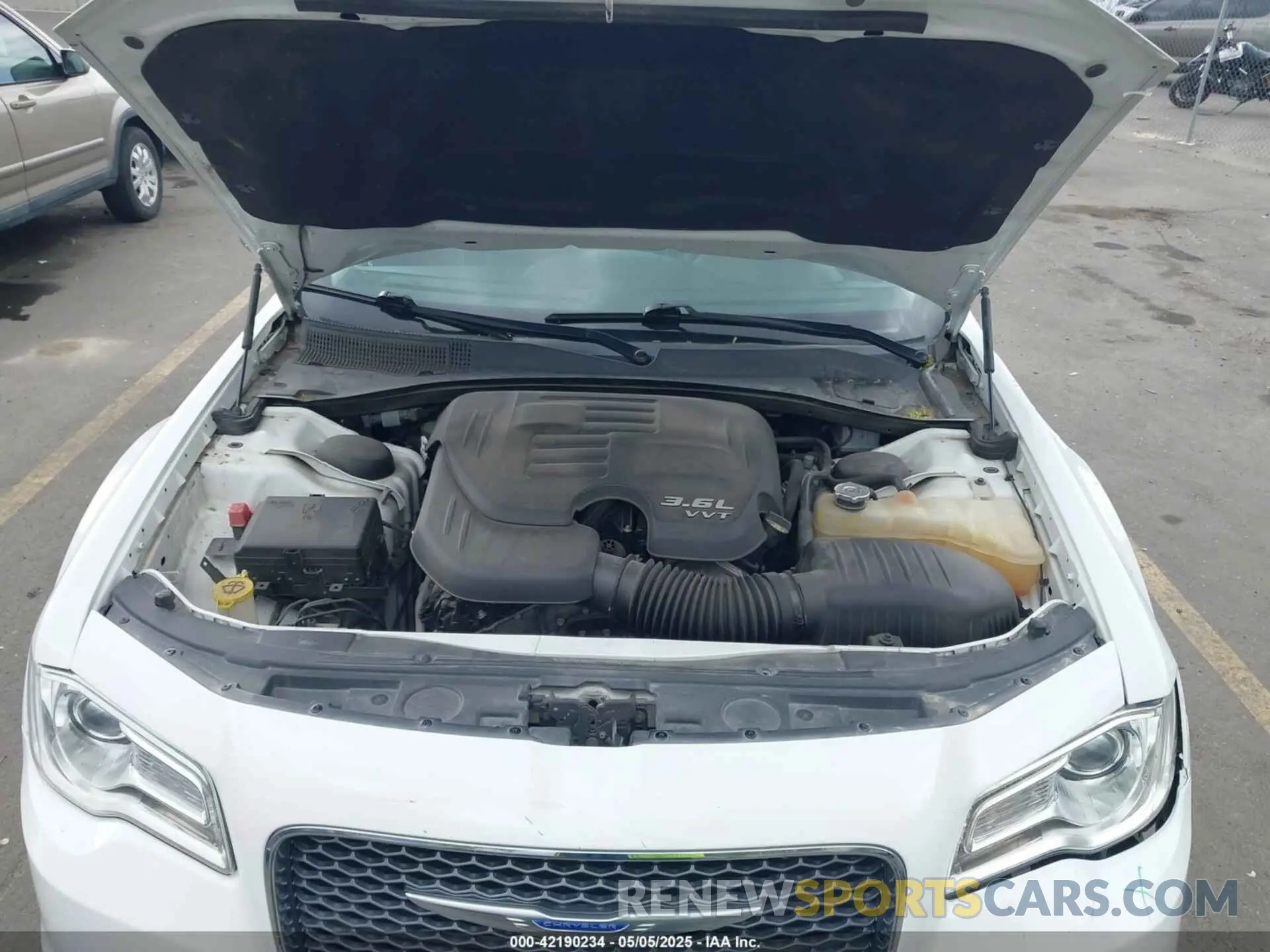 10 Photograph of a damaged car 2C3CCAEG9KH698188 CHRYSLER 300 2019