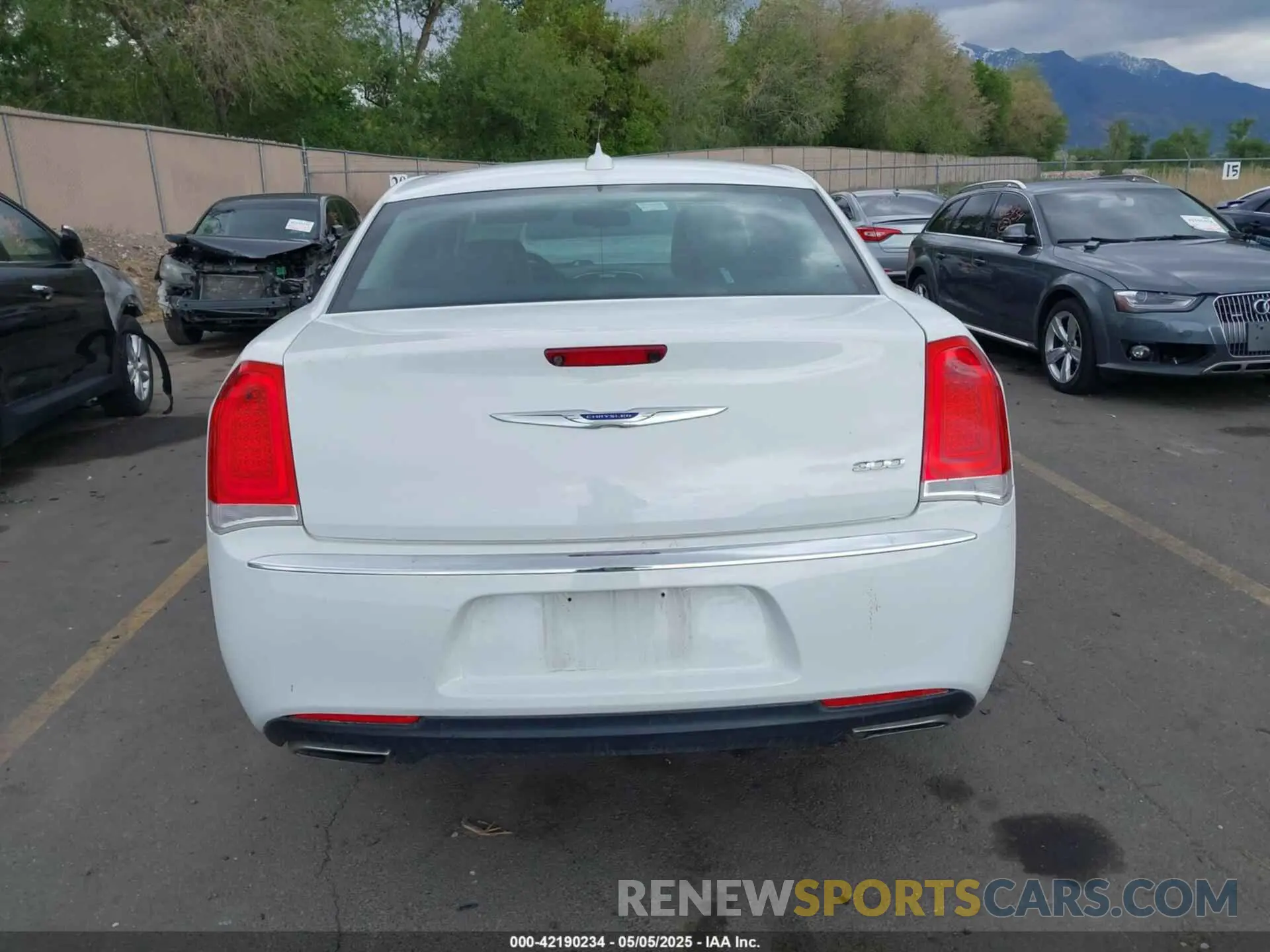 16 Photograph of a damaged car 2C3CCAEG9KH698188 CHRYSLER 300 2019