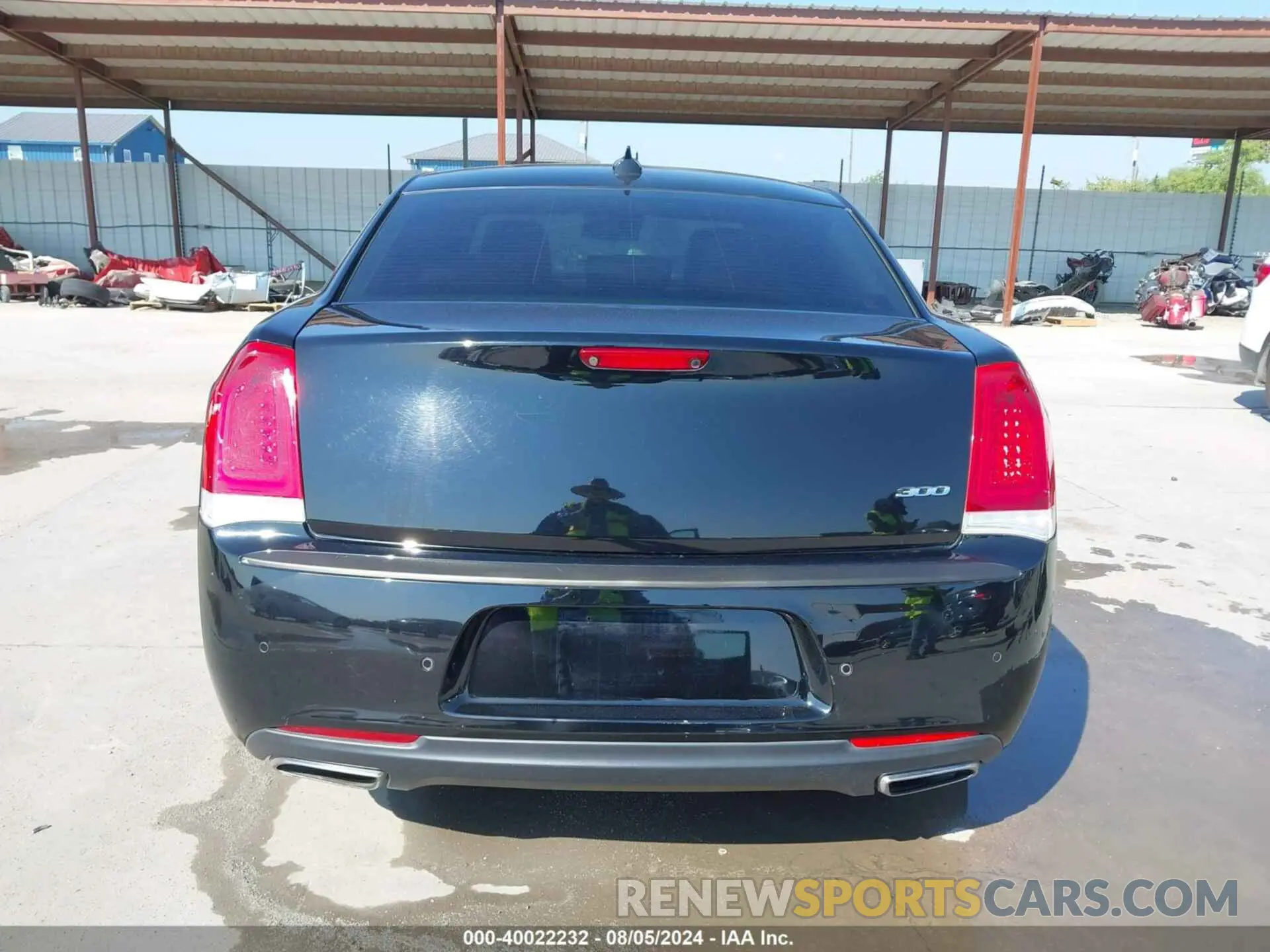 17 Photograph of a damaged car 2C3CCAEG9KH705883 CHRYSLER 300 2019