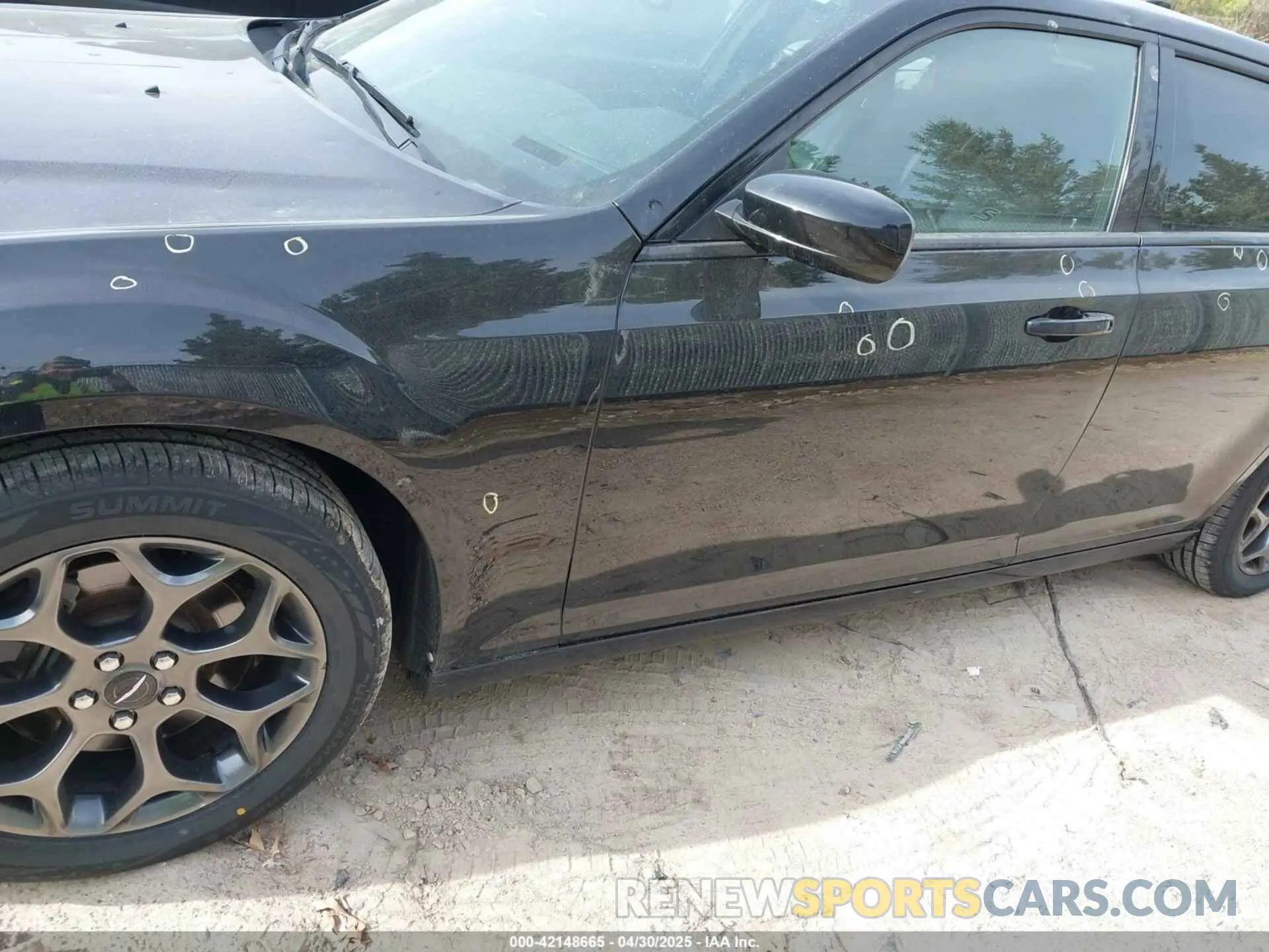 18 Photograph of a damaged car 2C3CCAGG0KH632108 CHRYSLER 300 2019