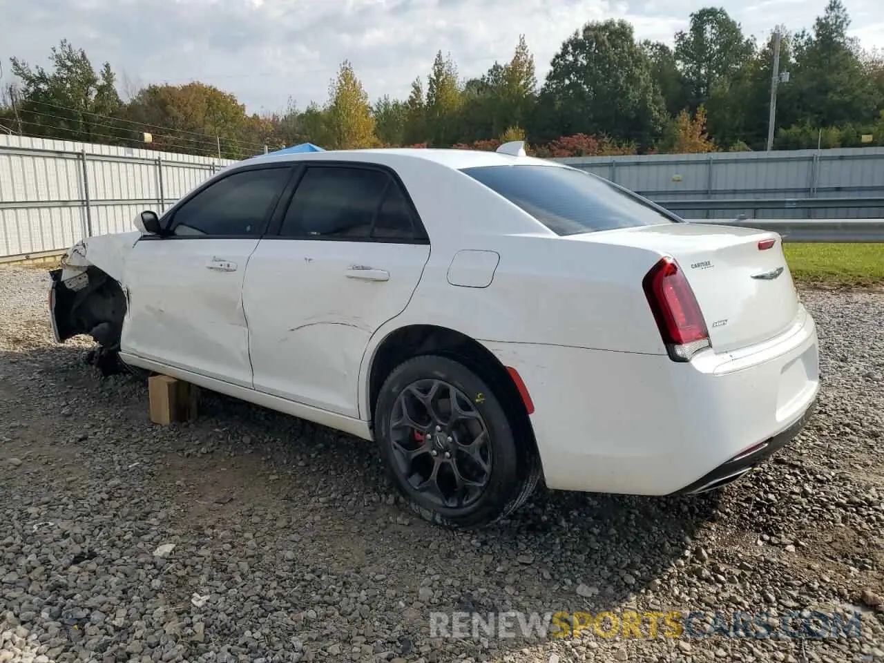 2 Photograph of a damaged car 2C3CCAGG2KH538294 CHRYSLER 300 2019