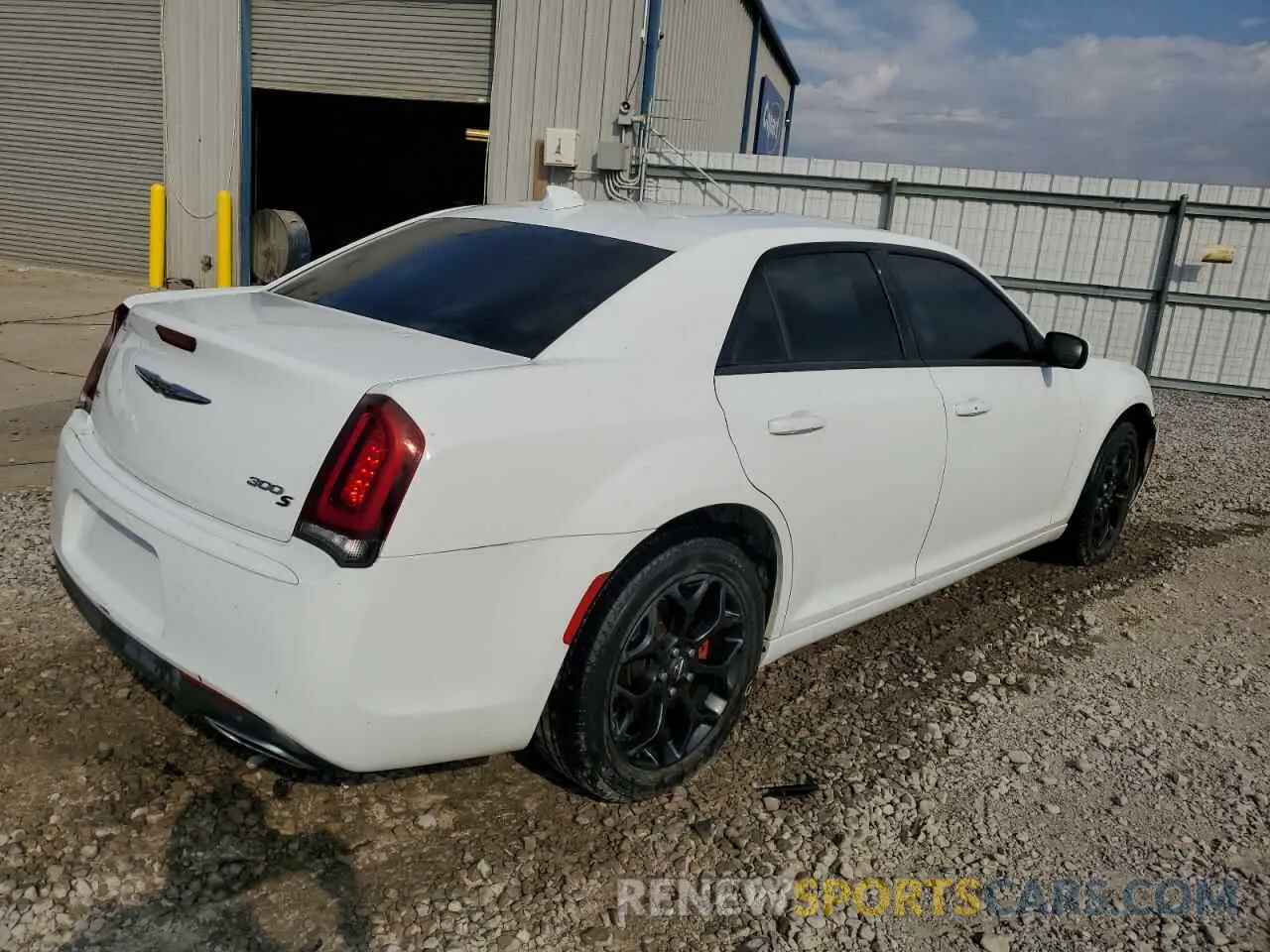 3 Photograph of a damaged car 2C3CCAGG2KH538294 CHRYSLER 300 2019
