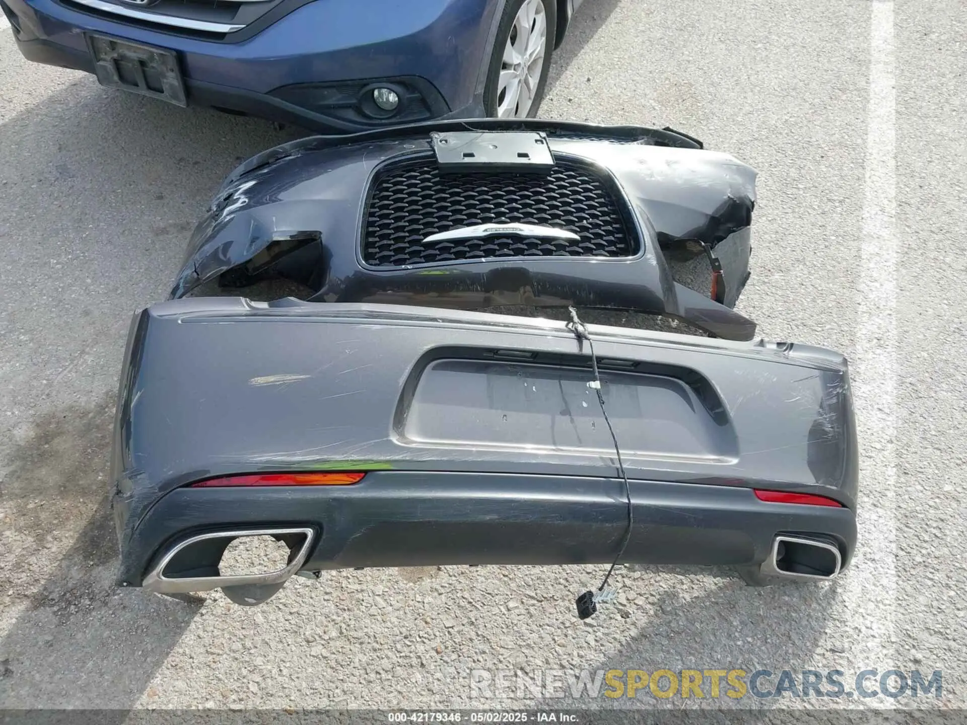 11 Photograph of a damaged car 2C3CCAGG3KH648934 CHRYSLER 300 2019