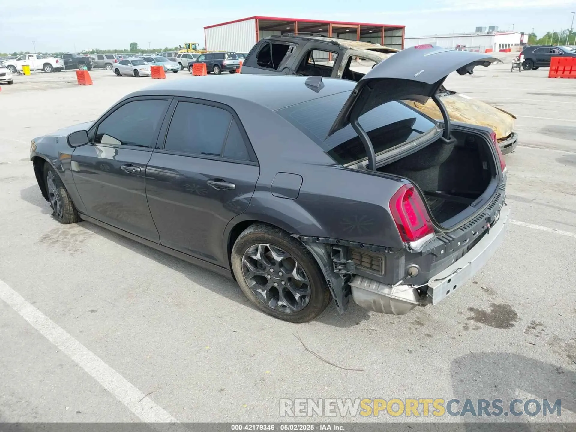 3 Photograph of a damaged car 2C3CCAGG3KH648934 CHRYSLER 300 2019