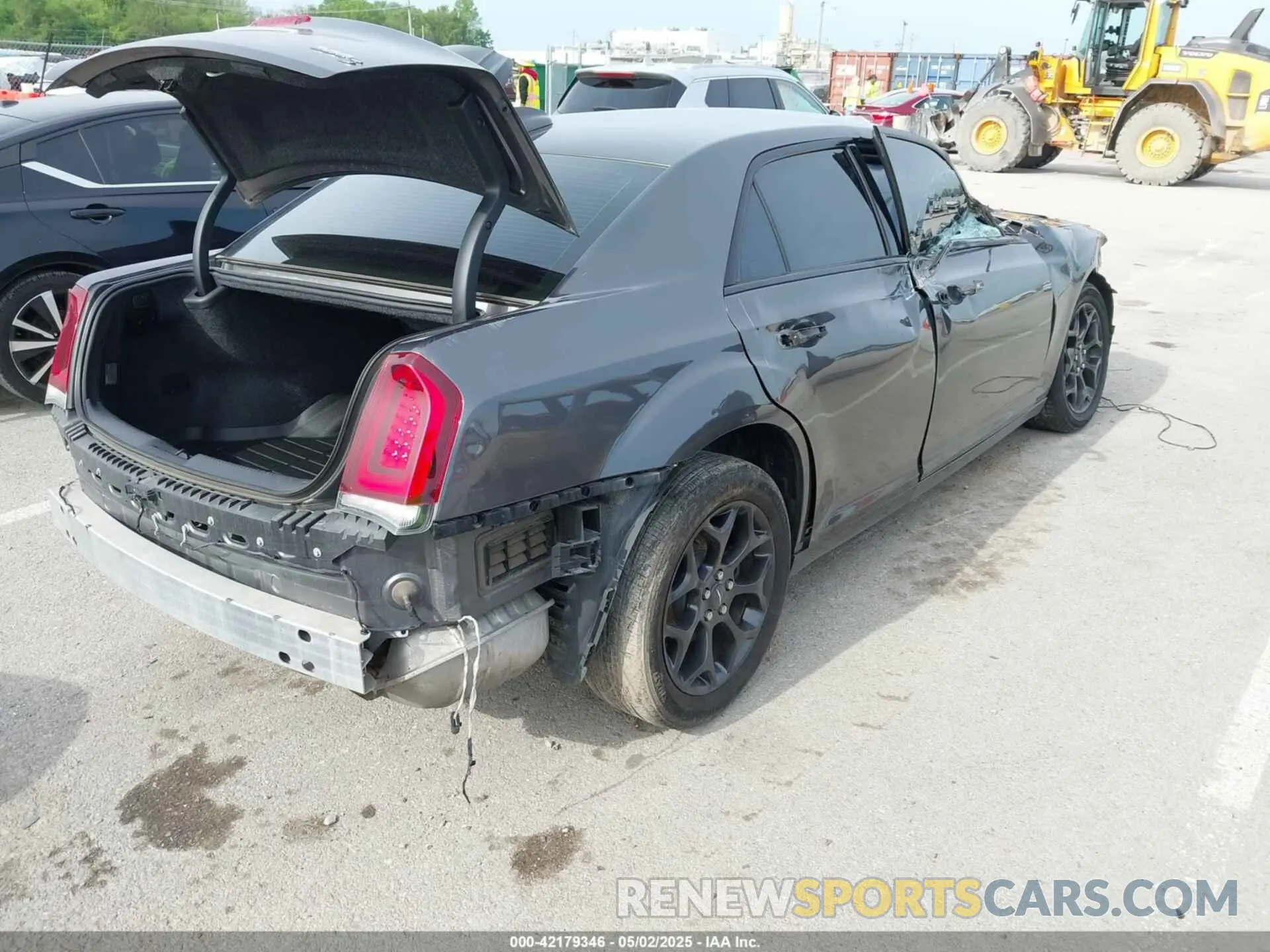 4 Photograph of a damaged car 2C3CCAGG3KH648934 CHRYSLER 300 2019