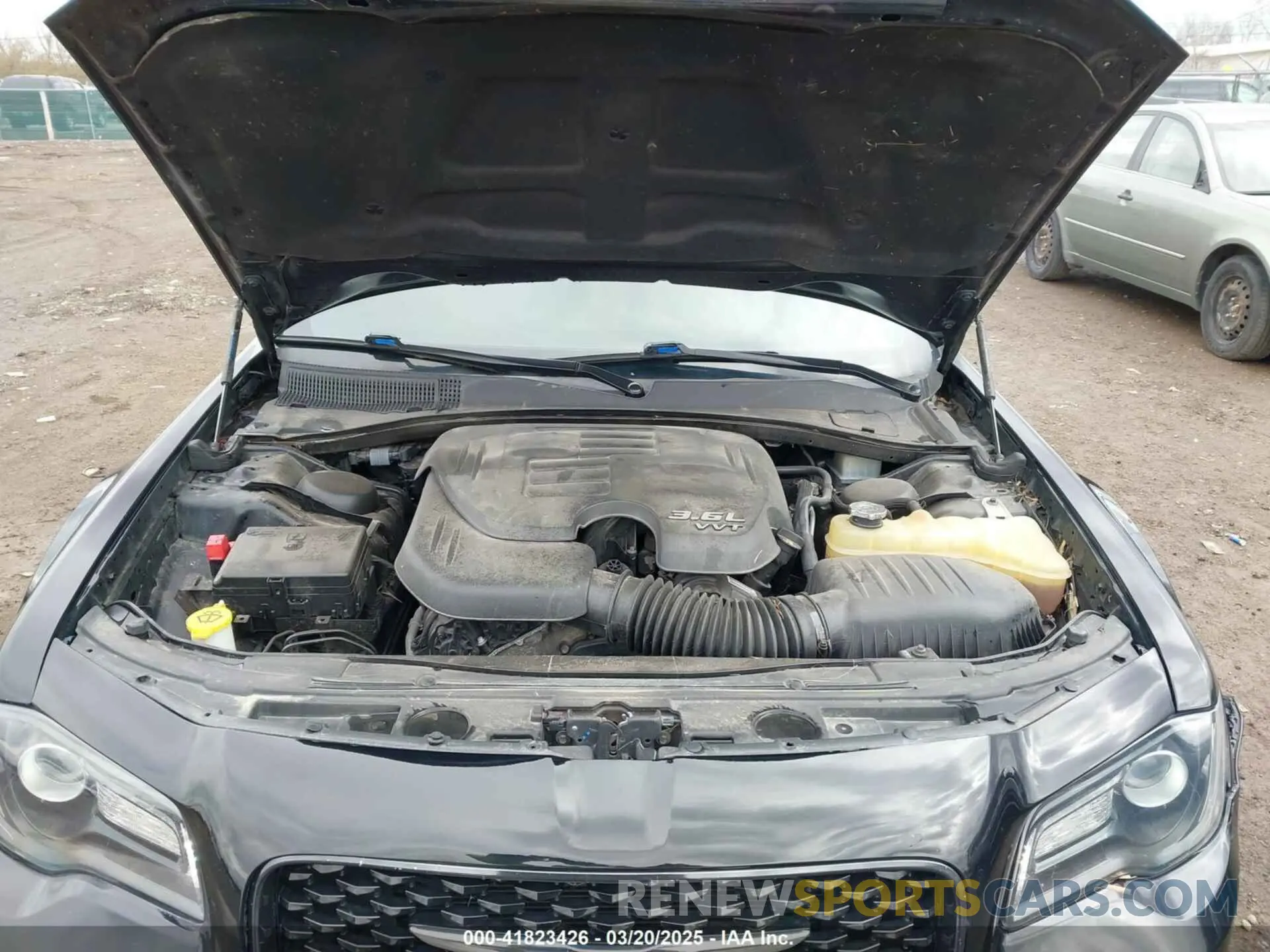 10 Photograph of a damaged car 2C3CCAGG3KH689905 CHRYSLER 300 2019