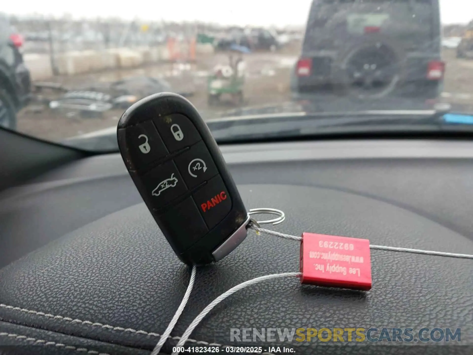 11 Photograph of a damaged car 2C3CCAGG3KH689905 CHRYSLER 300 2019