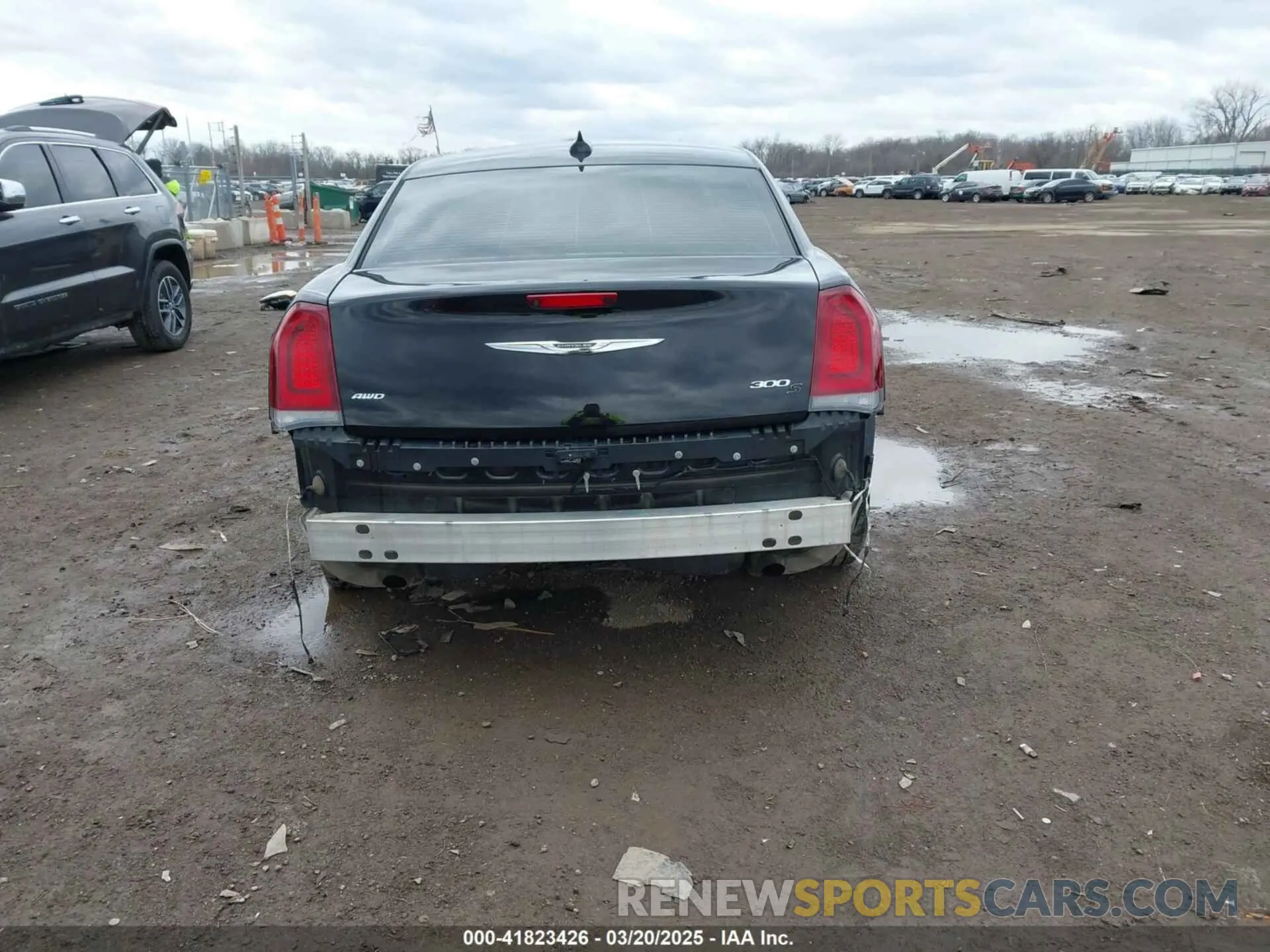 16 Photograph of a damaged car 2C3CCAGG3KH689905 CHRYSLER 300 2019