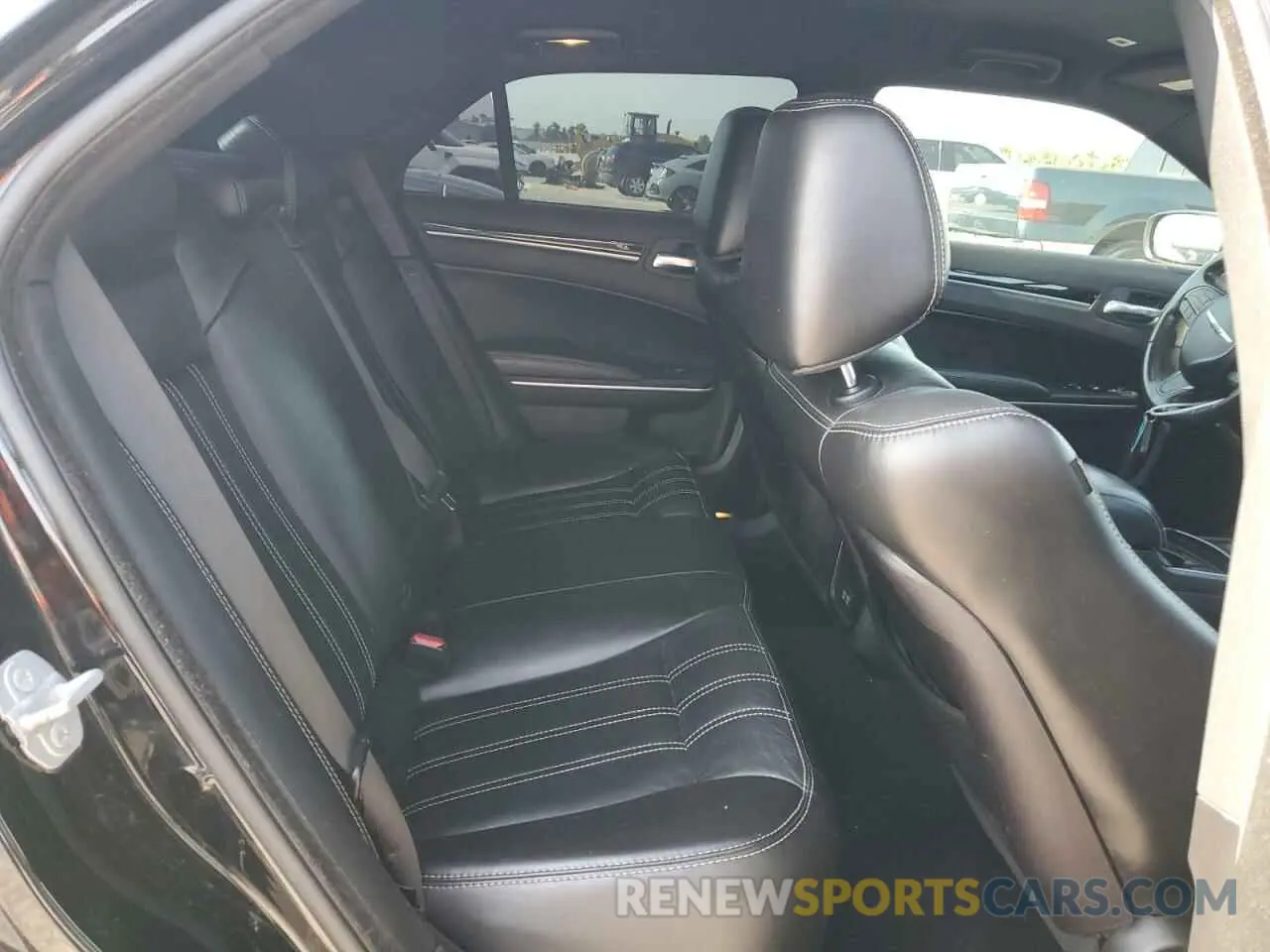 10 Photograph of a damaged car 2C3CCAGG7KH651562 CHRYSLER 300 2019
