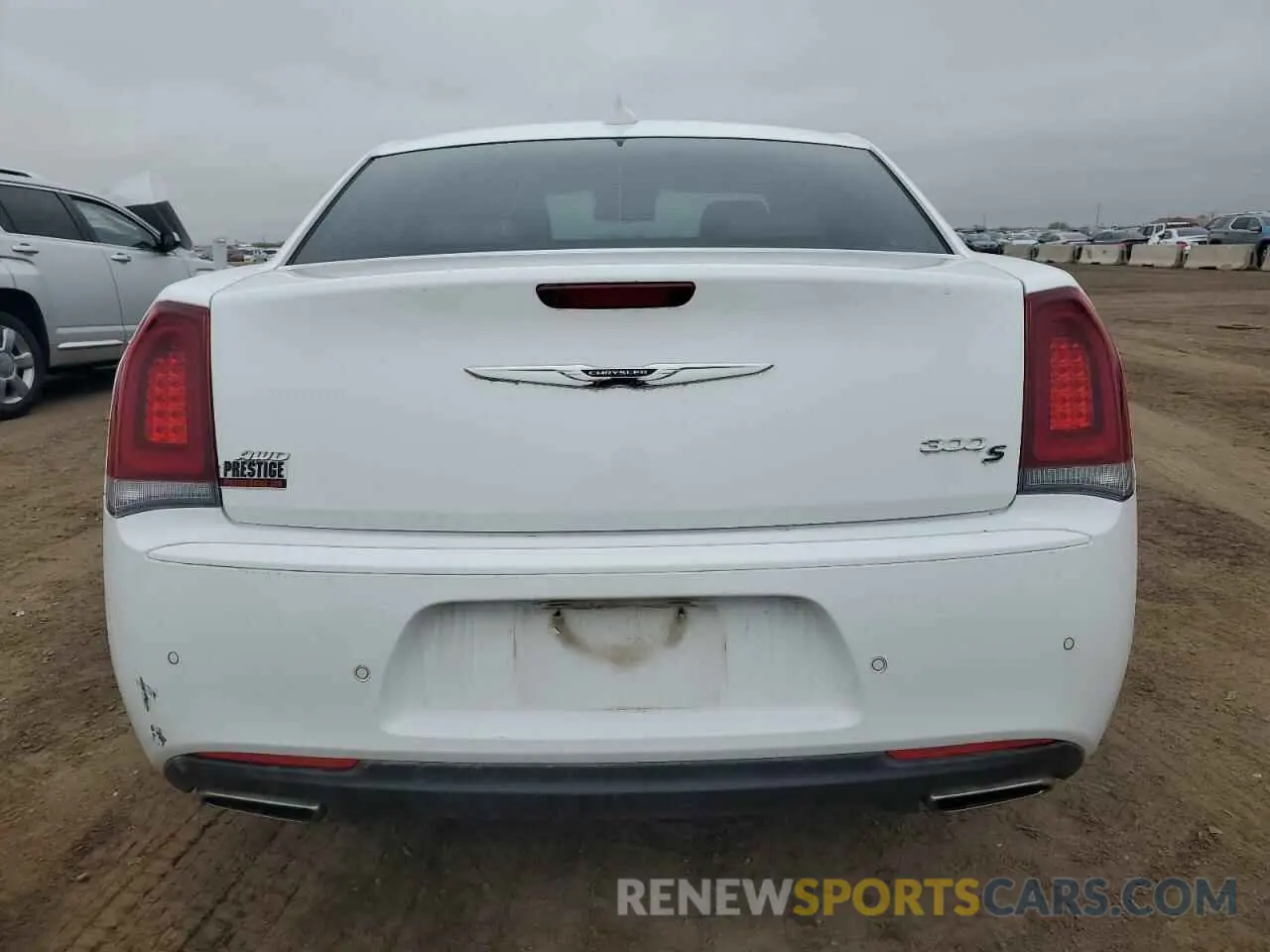 6 Photograph of a damaged car 2C3CCAGG7KH701361 CHRYSLER 300 2019
