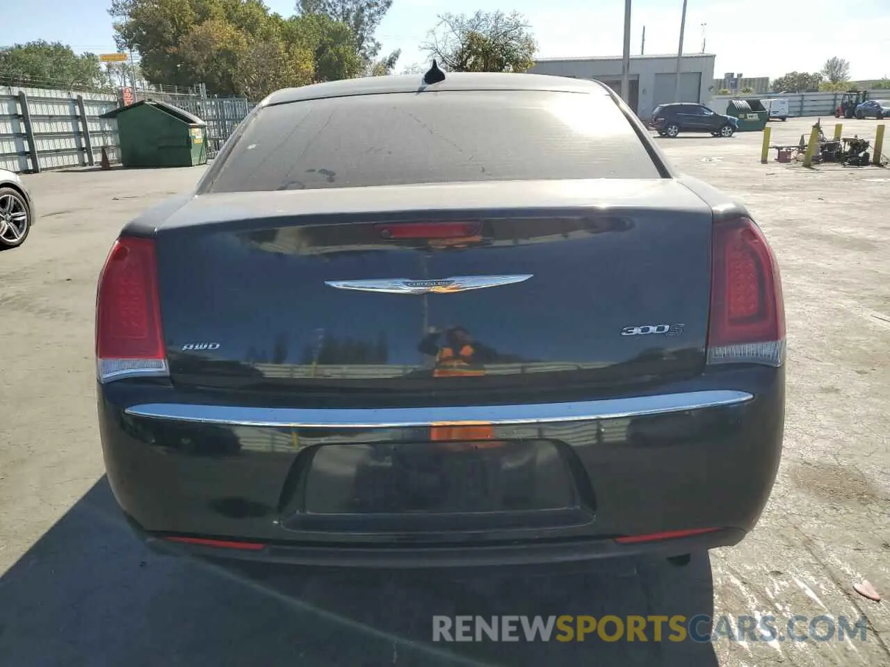 6 Photograph of a damaged car 2C3CCAGGXKH586254 CHRYSLER 300 2019