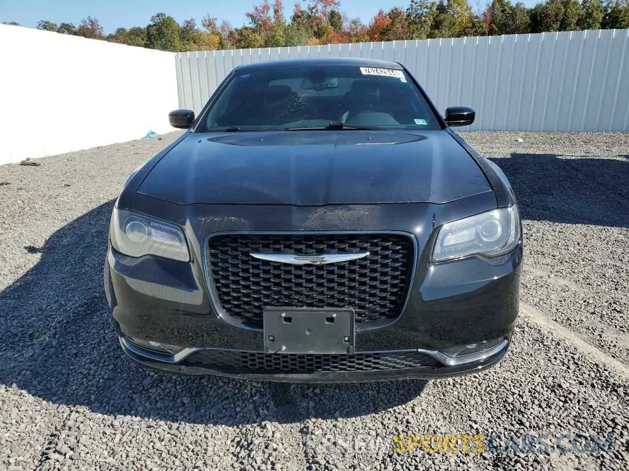 5 Photograph of a damaged car 2C3CCAGGXKH690811 CHRYSLER 300 2019