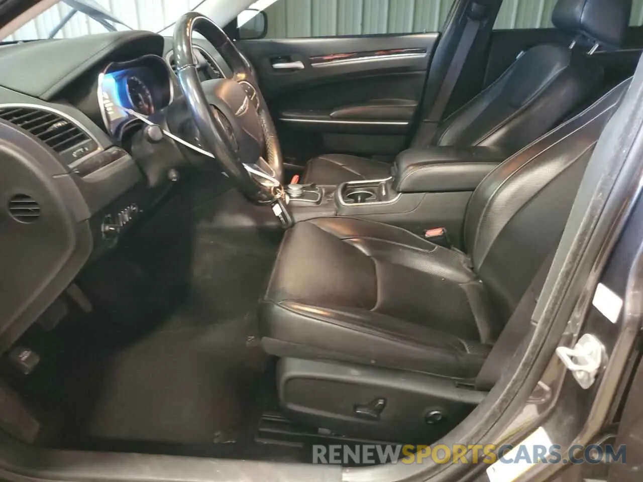 7 Photograph of a damaged car 2C3CCAKG0KH631628 CHRYSLER 300 2019