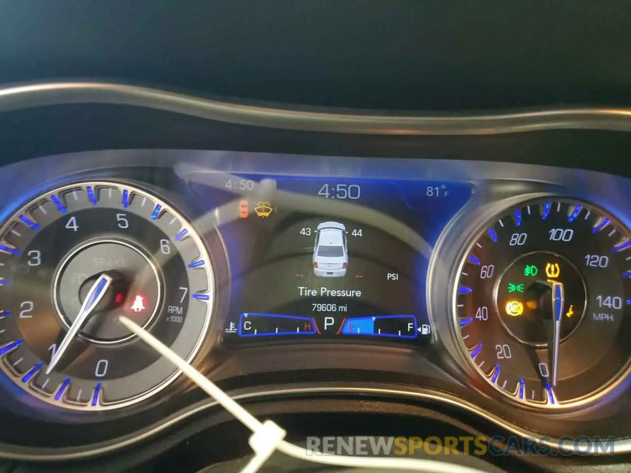 9 Photograph of a damaged car 2C3CCAKG0KH631628 CHRYSLER 300 2019