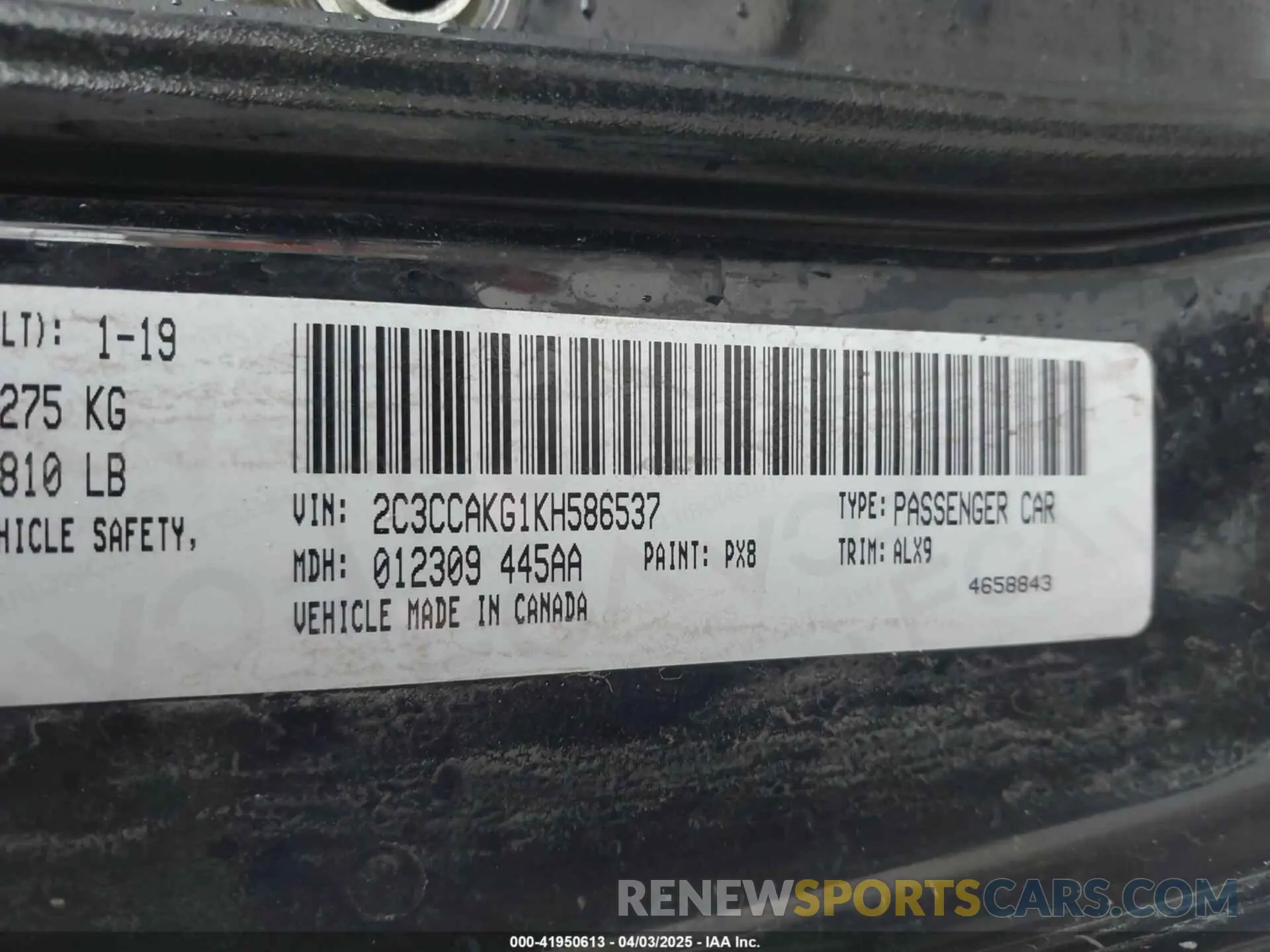 9 Photograph of a damaged car 2C3CCAKG1KH586537 CHRYSLER 300 2019