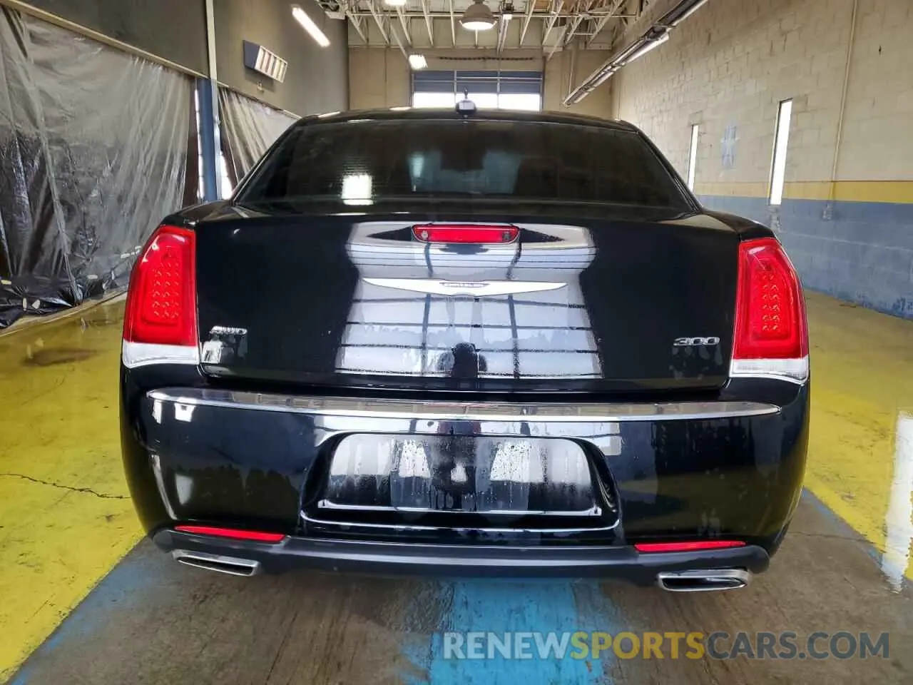 6 Photograph of a damaged car 2C3CCAKG1KH698531 CHRYSLER 300 2019