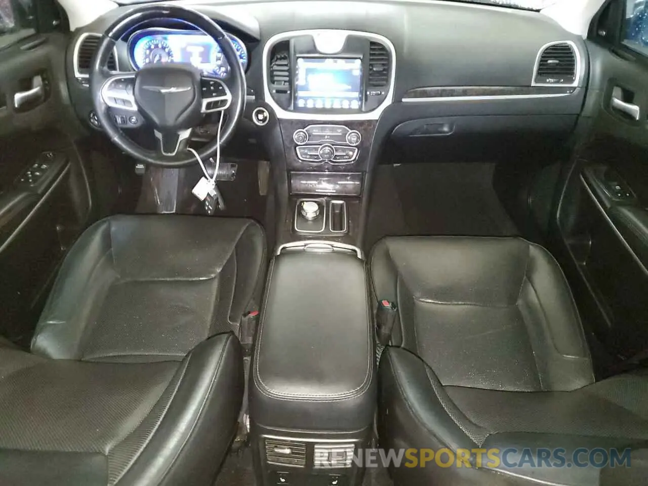 8 Photograph of a damaged car 2C3CCAKG1KH698531 CHRYSLER 300 2019