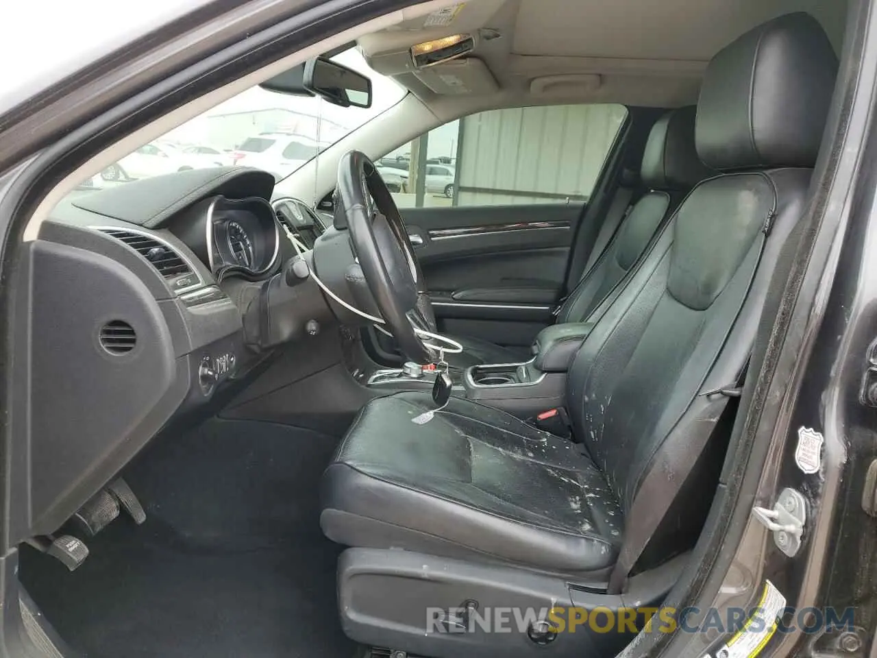 7 Photograph of a damaged car 2C3CCAKG8KH610980 CHRYSLER 300 2019